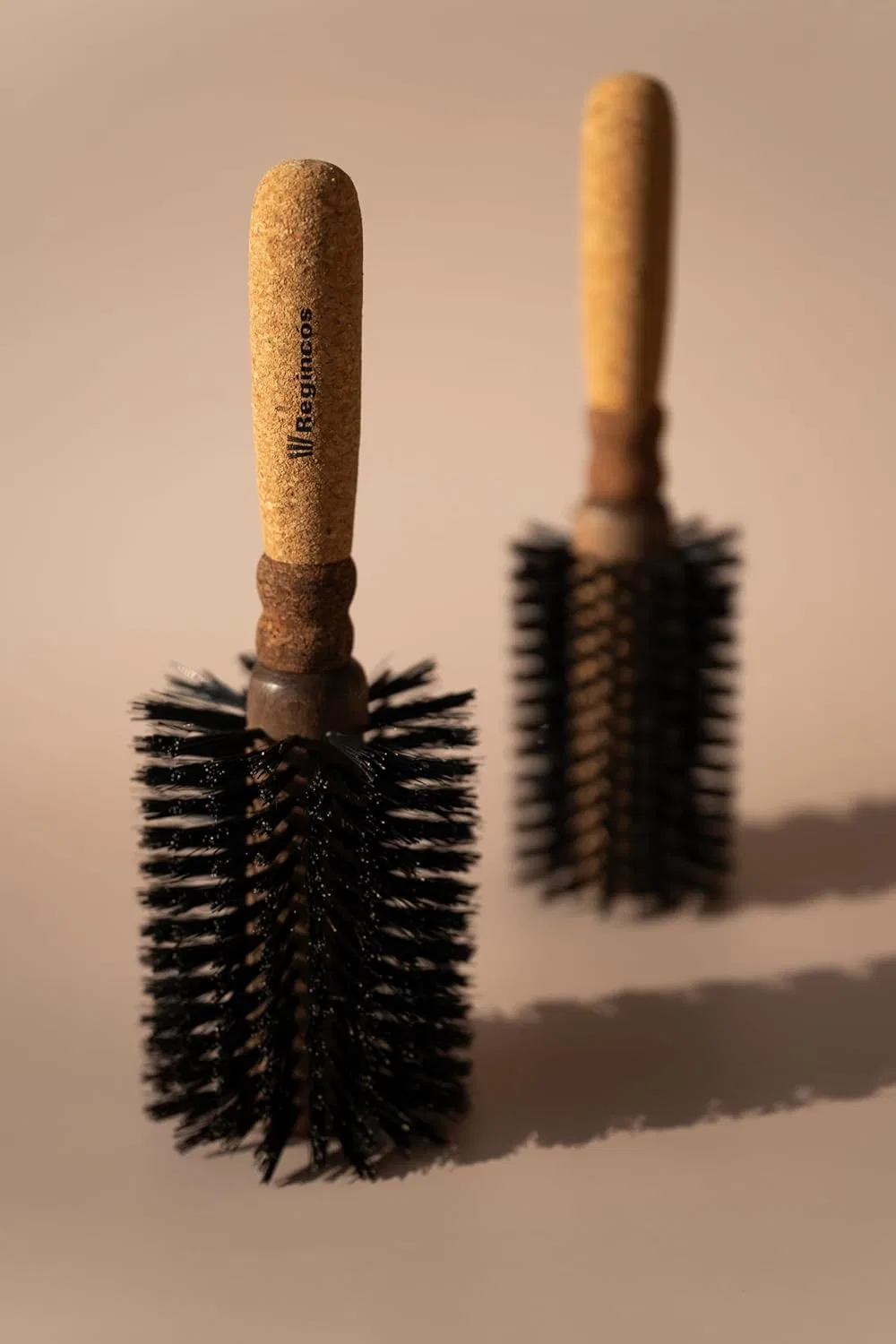 Круглая профессиональная щетка «E.Cork Black 870 Natural» от Regincós Regincós — фото 2