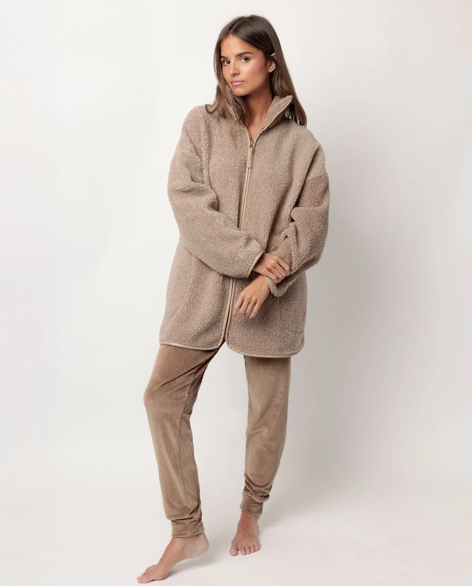 

Женский халат с длинными рукавами из теплой ткани коричневого цвета Admas