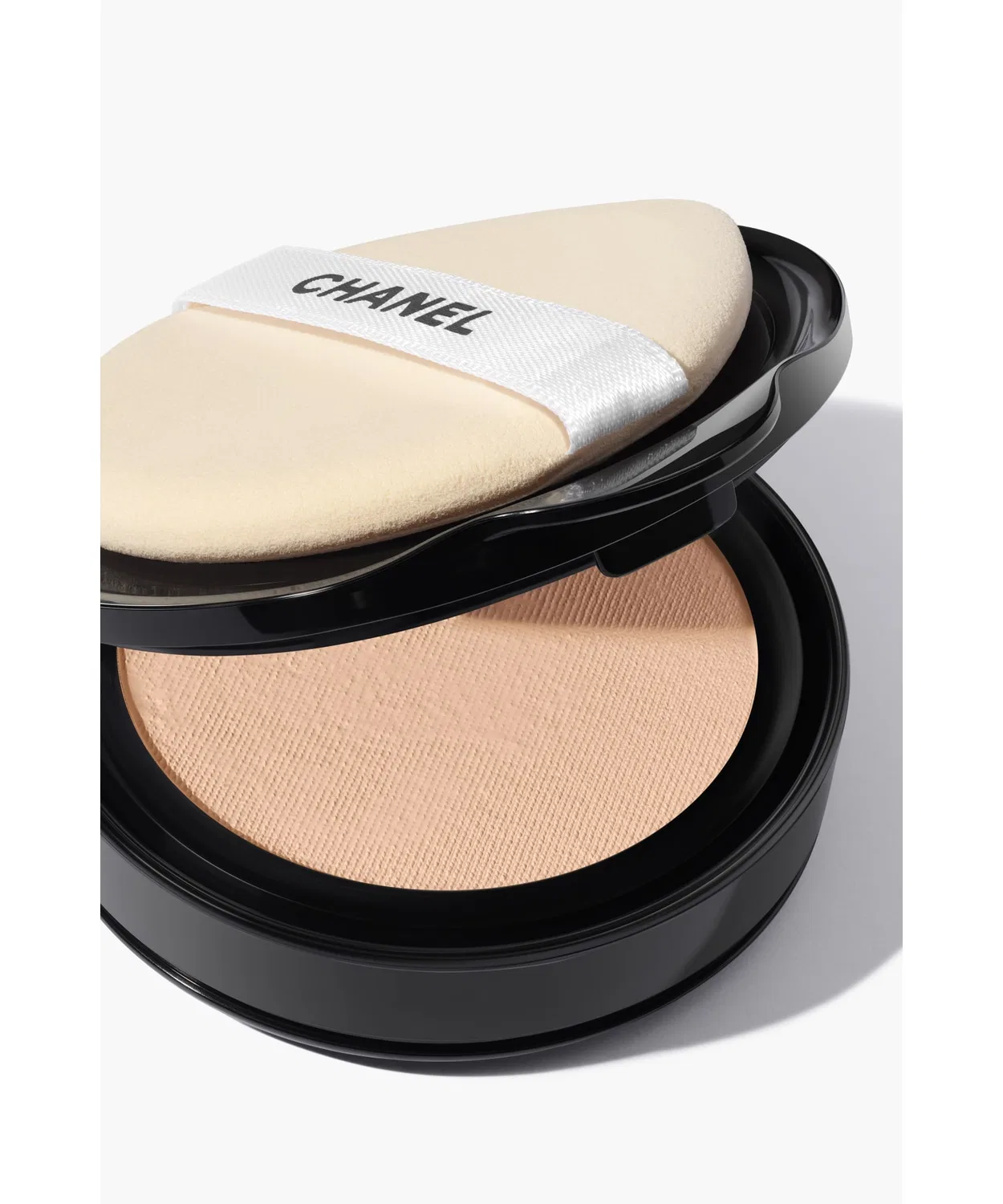 Тональная основа Ultra Le Teint Cushion N, бренд Chanel, рефилл, бежевый — фото 2