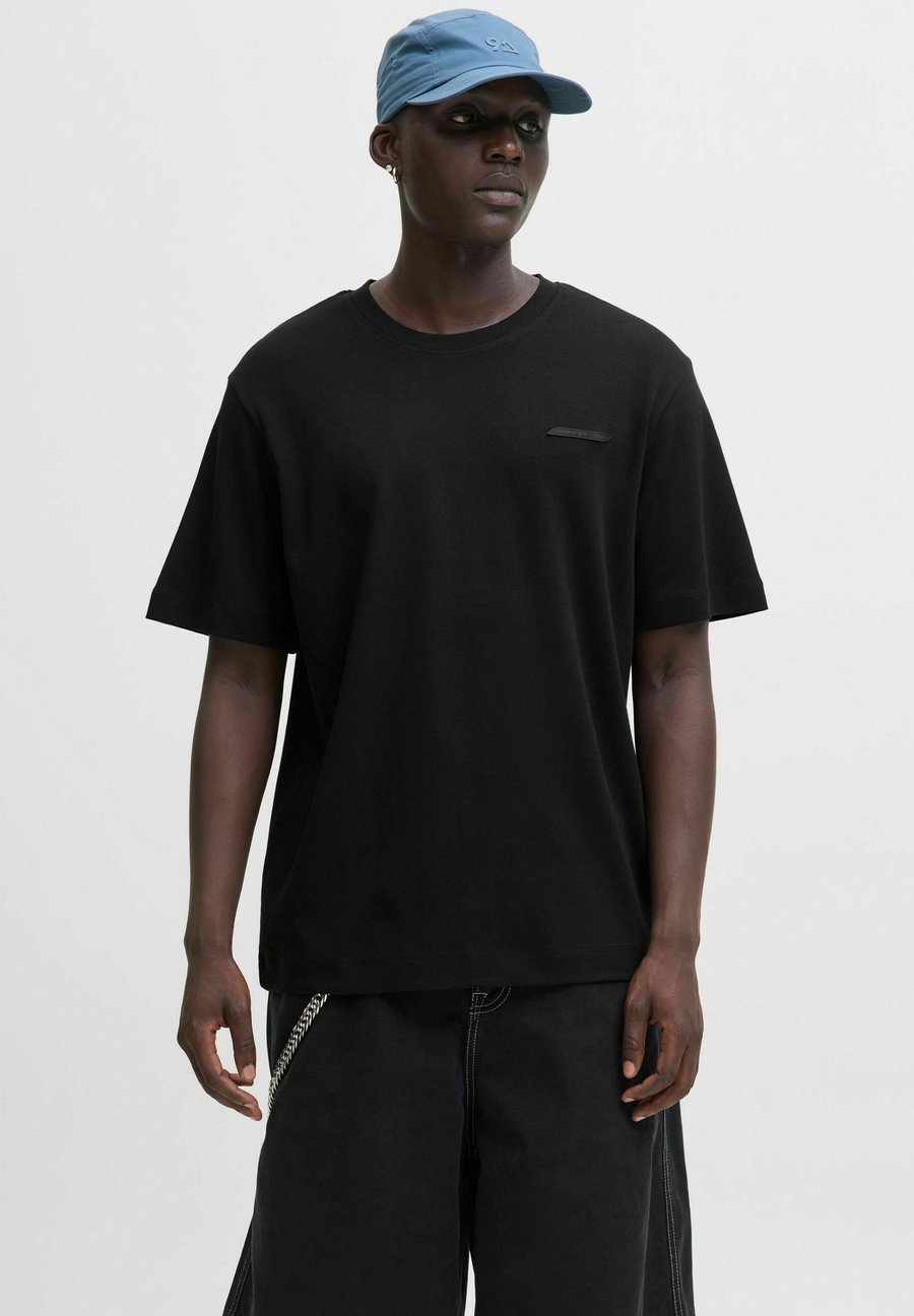 

Футболка Jack & Jones Basic T-shirt, Black