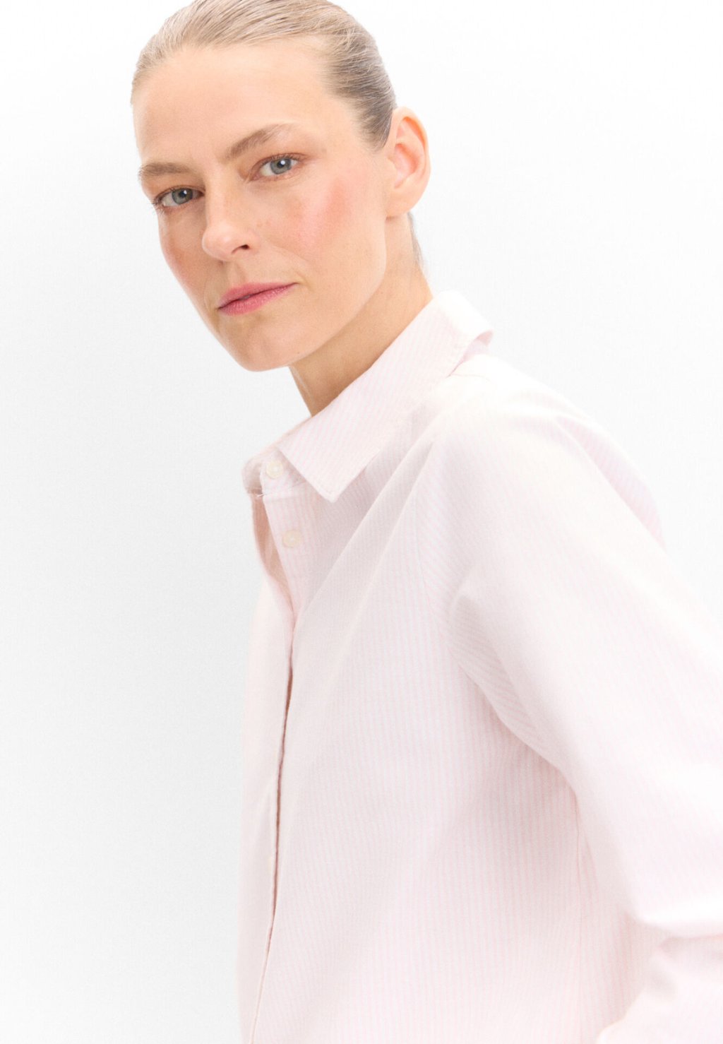 

Блузка на пуговицах Cortefiel, розовый