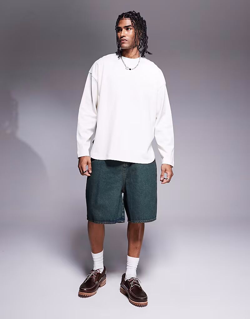 

Джинсовые шорты удлиненной формы с зеленым оттенком от ASOS DESIGN