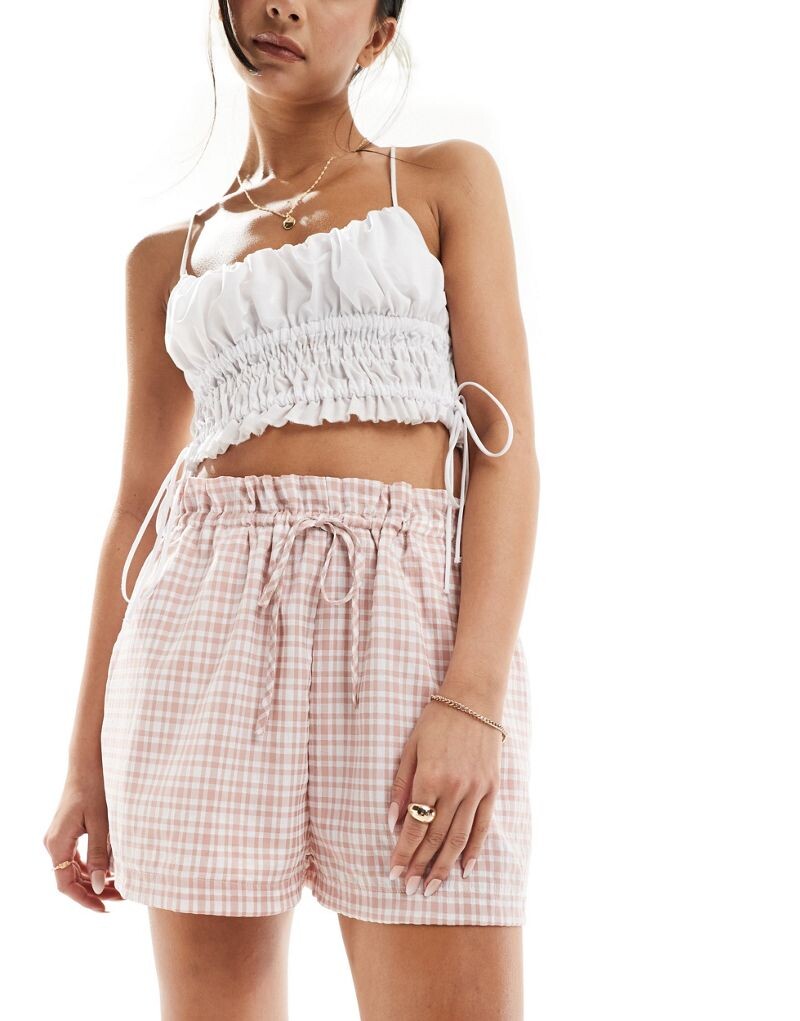 

Розовые шорты с рюшами ASOS DESIGN