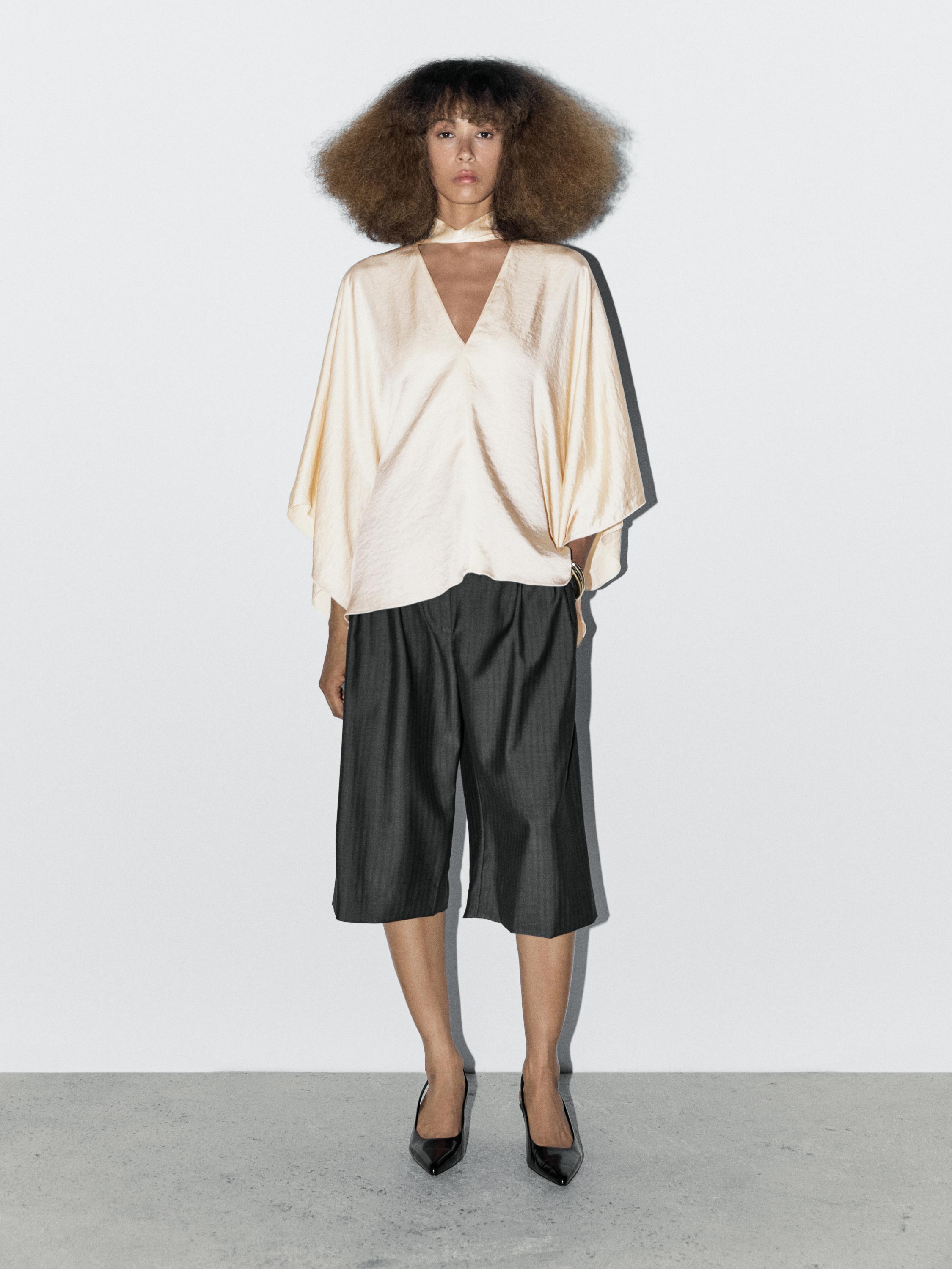 

Струящаяся блузка с V-образным вырезом - студия Massimo Dutti, золотой