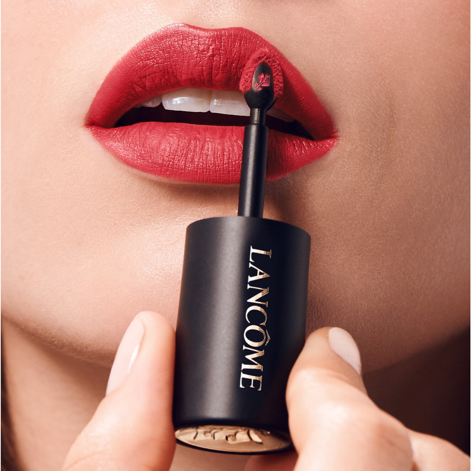 Стойкая полуматовая помада L'Absolu Rouge Drama Ink Lancôme, 481 Nuit Pourpre (6 ml) — фото 2