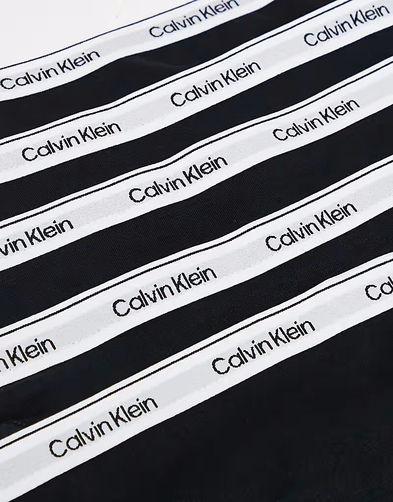 Комплект из 5 пар трусиков-бикини Calvin Klein Modern Logo черного цвета — фото 2