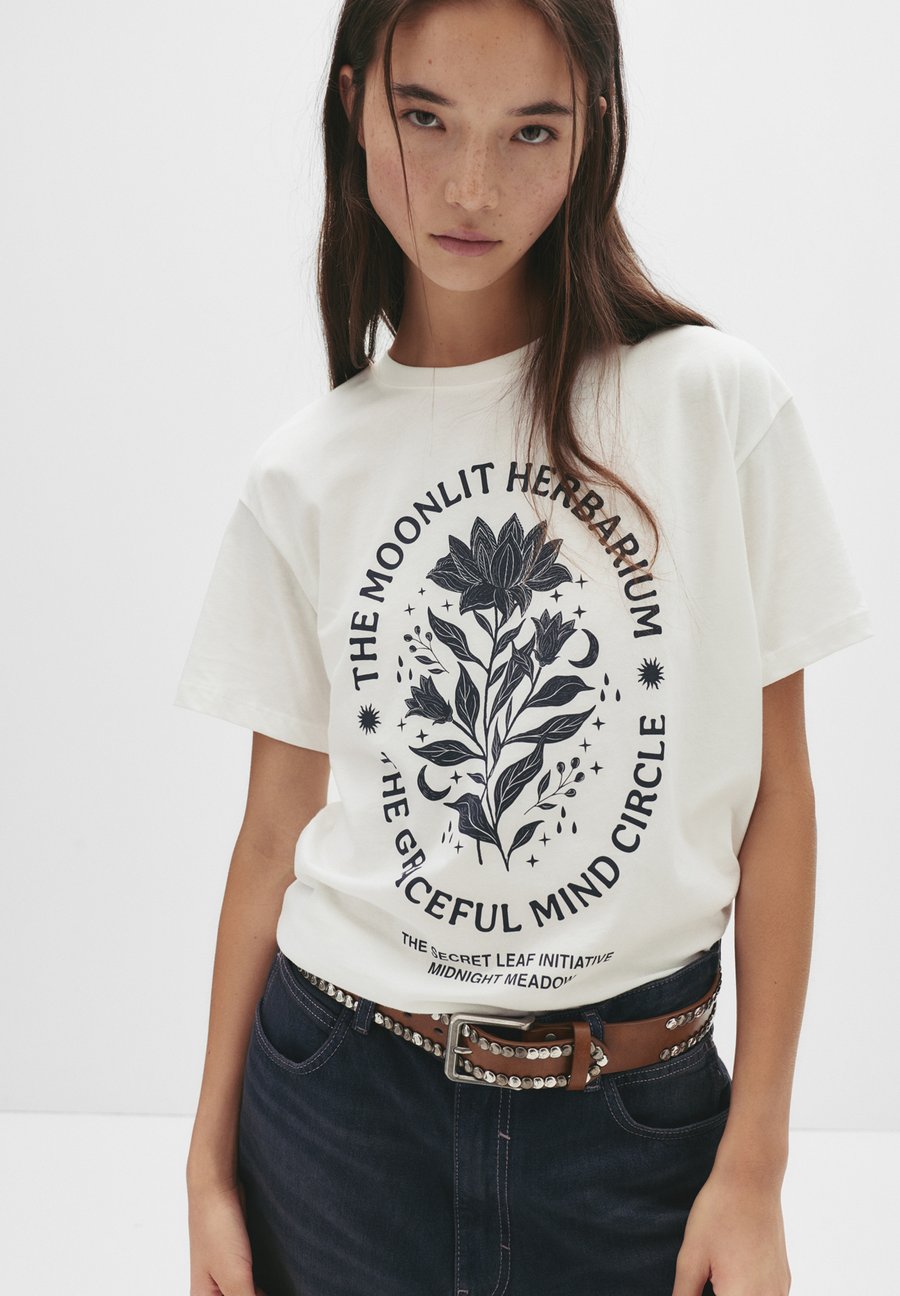 

Футболка PULL&BEAR FLORAL, White