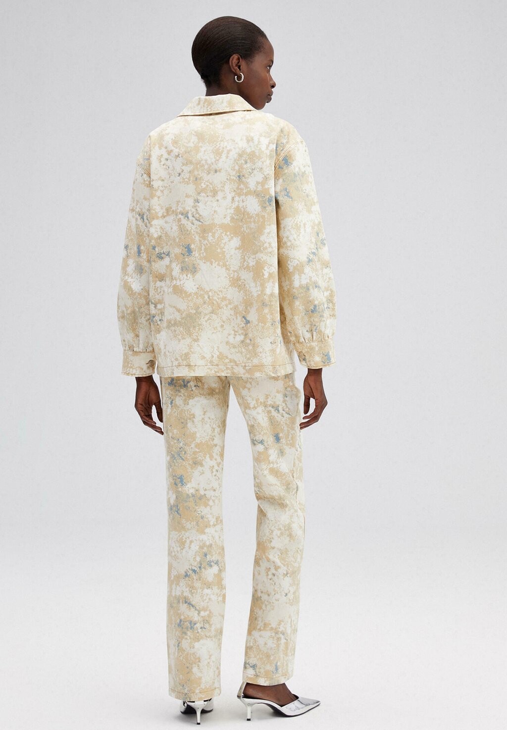 

Тонкая куртка DYE PATTERNED Touché Privé, бежевый