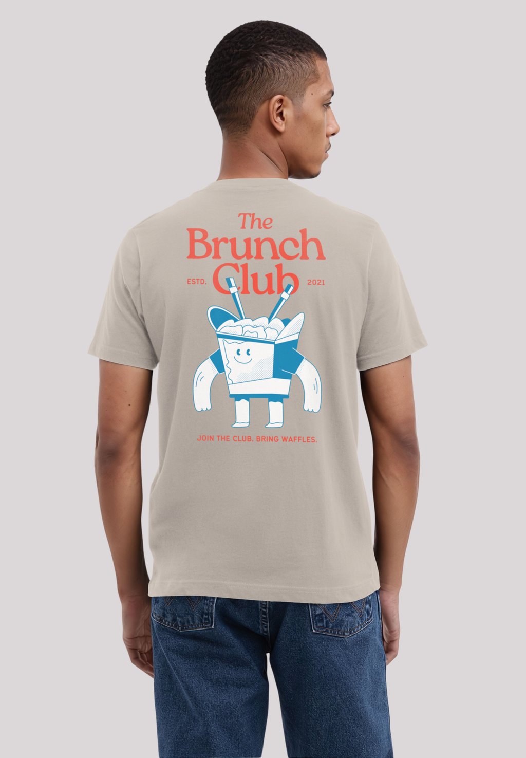

Футболка с принтом THE BRUNCH CLUB F4NT4STIC, песочный