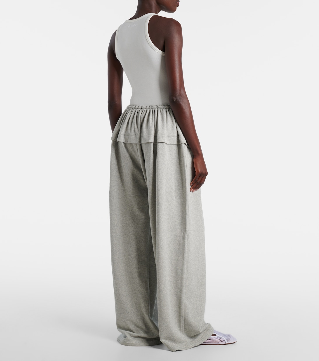 Брюки спортивные из хлопковой смеси с рюшами Alaïa, Gris Melange — фото 3