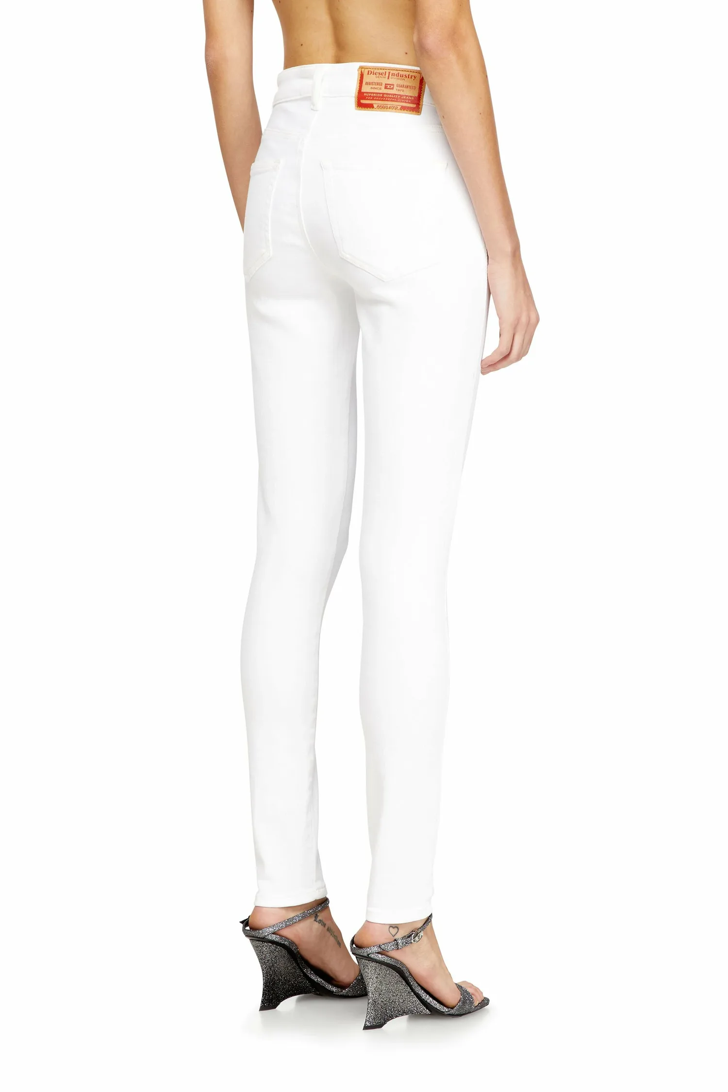 Женские джинсовые брюки-скинни цветного цвета Diesel, white — фото 4