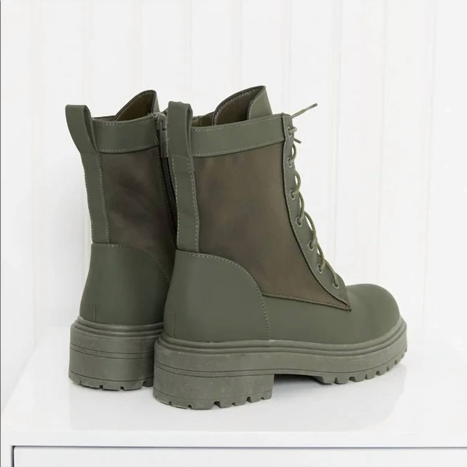 Ботинки Combat Boots на шнуровке зеленого цвета UniLady — фото 4