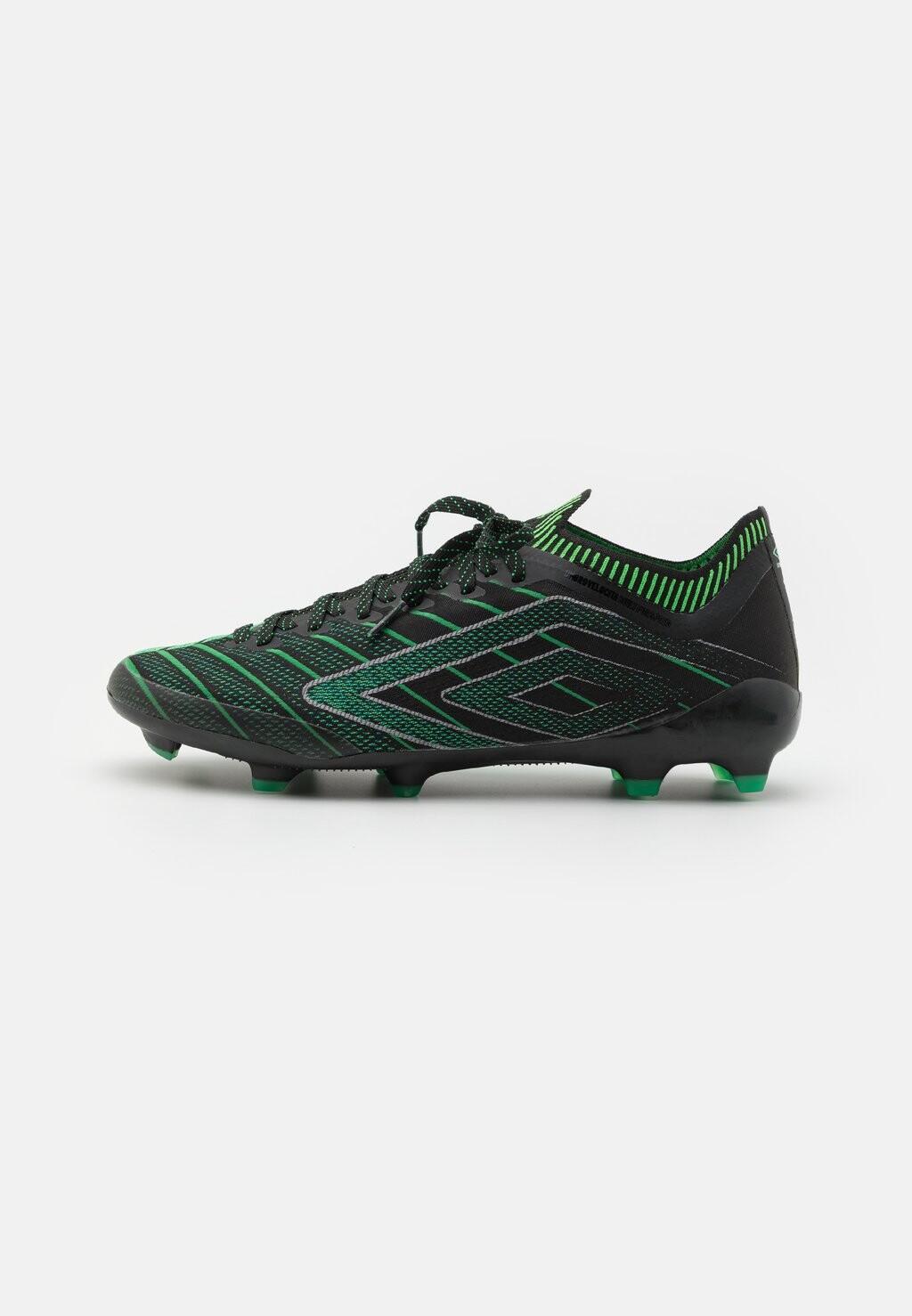 

Футбольные бутсы с шипами Velocita Elixir Pro Fg Umbro, цвет black alexandrite/andean toucan/white