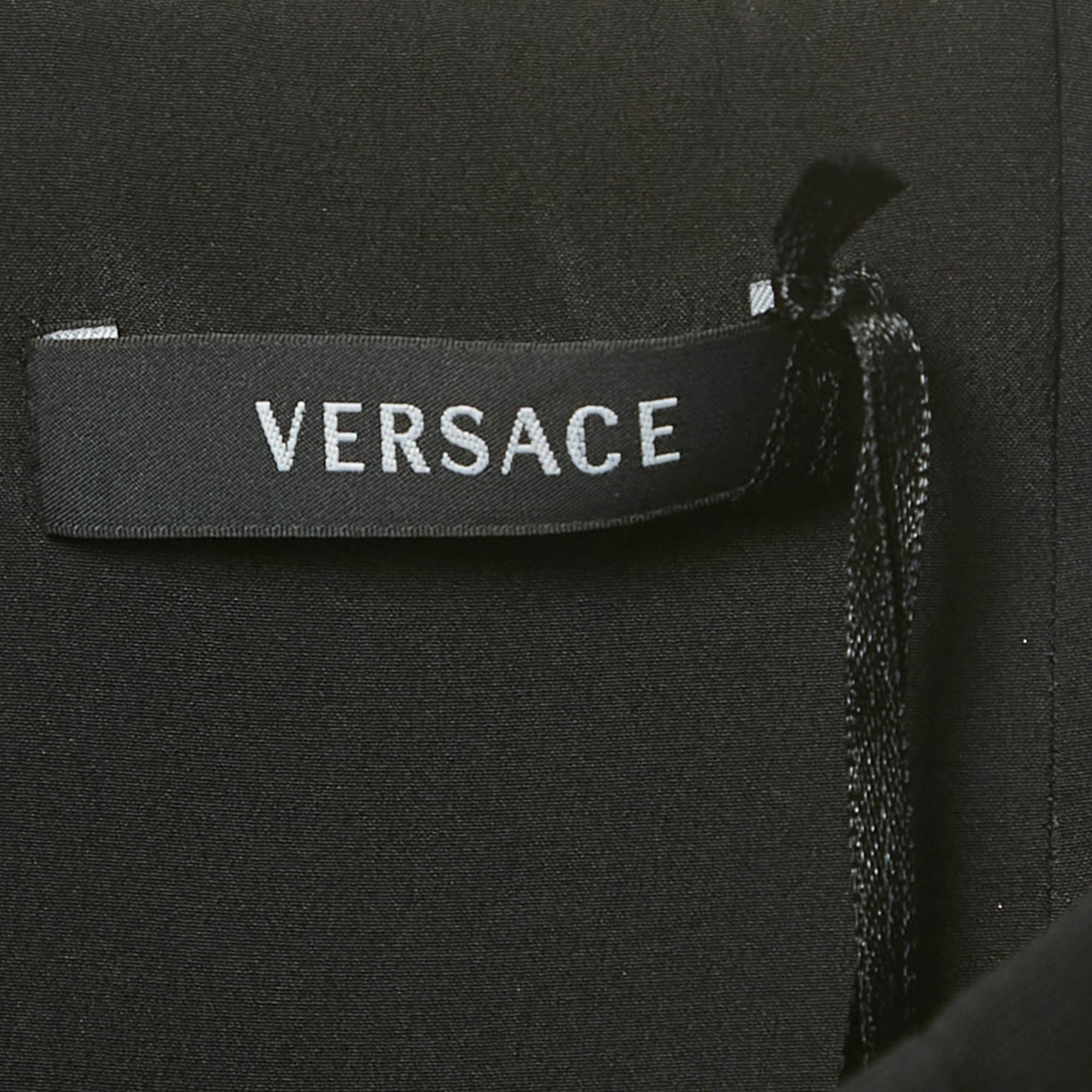 Черная шелковая юбка-карандаш Versace с разрезом спереди — фото 4