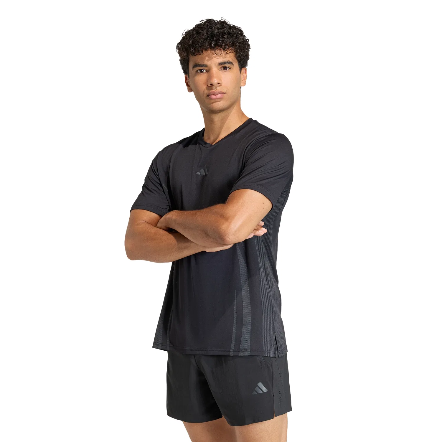 Мужская чёрная футболка Aeroready Intensity от Adidas — фото 4