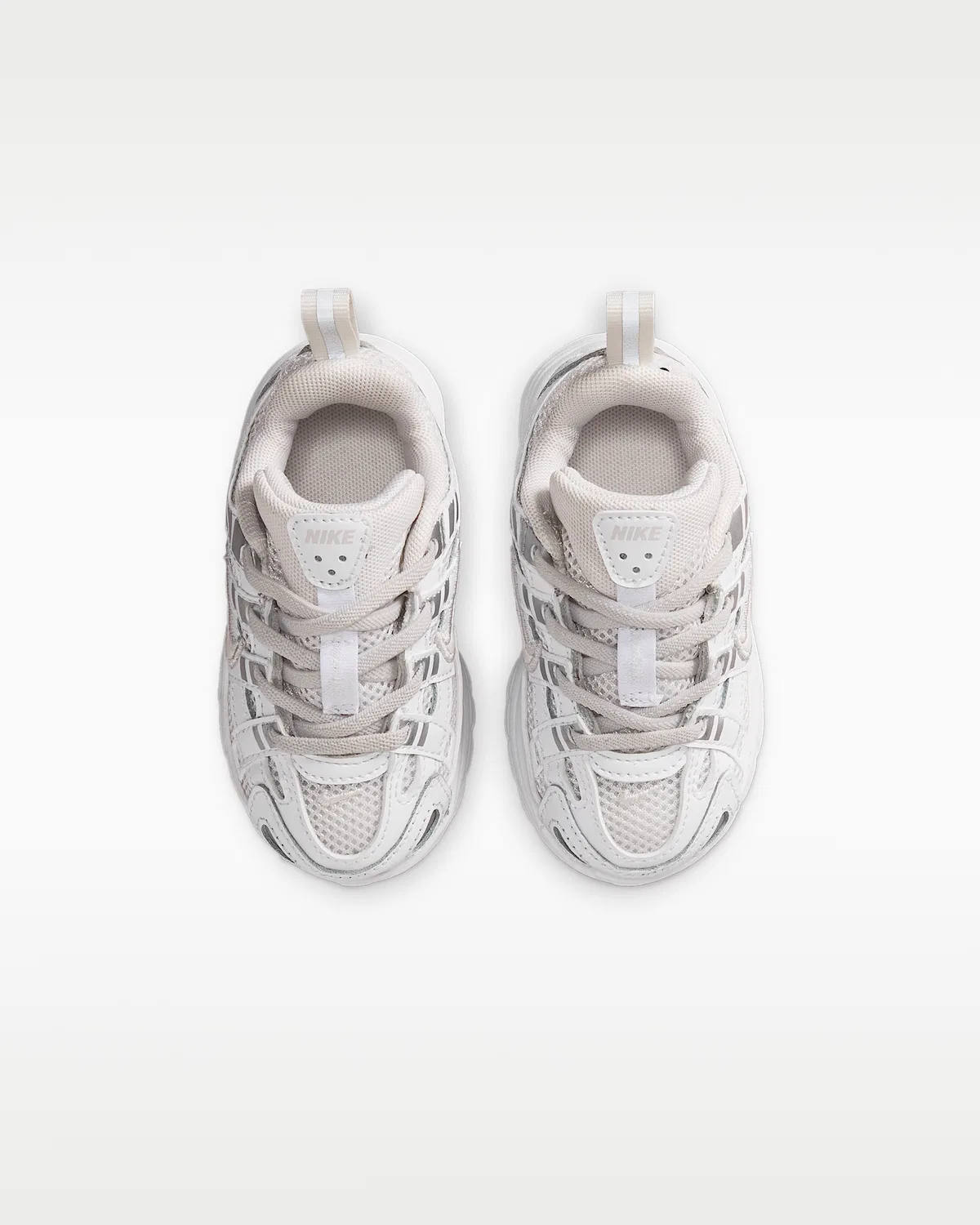 Детские кроссовки Nike P-6000, Platinum Tint/White/Metallic Silver/Platinum Tint — фото 4
