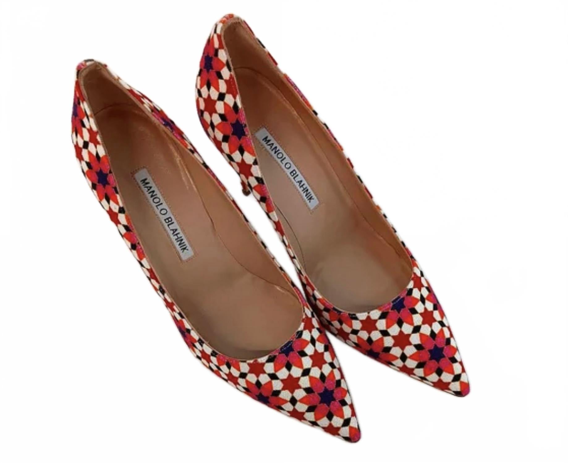 Женские заостренные мюли из льна на шпильке в розово-белом цвете Manolo Blahnik