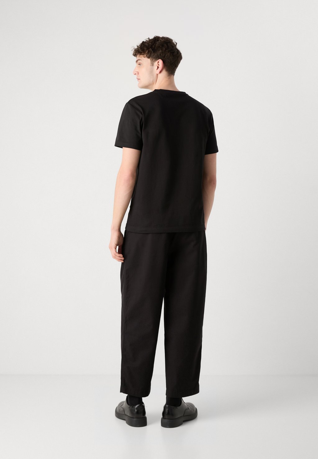 

Футболка с принтом SOFT BOX MONOGRAM TEE Calvin Klein Jeans, черный