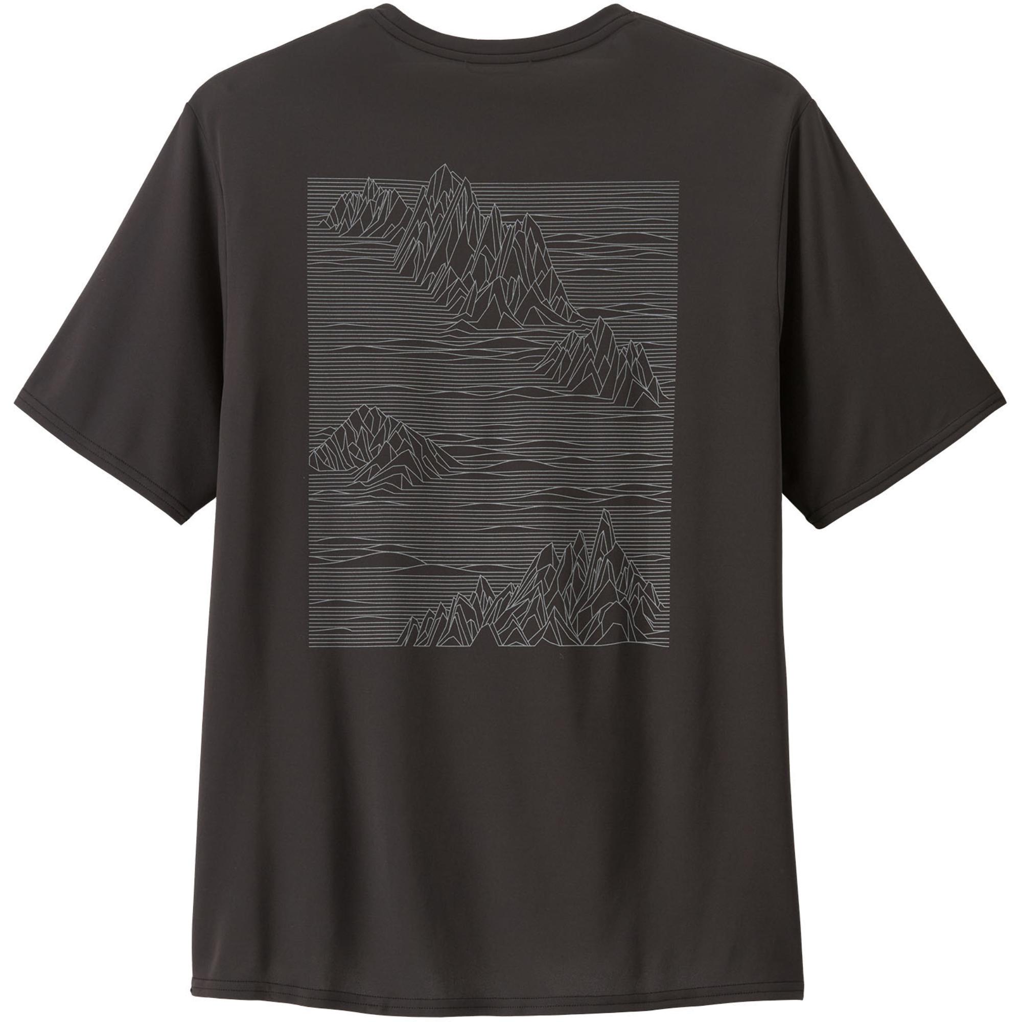 

Мужская футболка Capilene Cool Daily с графическим принтом Patagonia, Strataspire/Black, Черный, Мужская футболка Capilene Cool Daily с графическим принтом Patagonia, Strataspire/Black