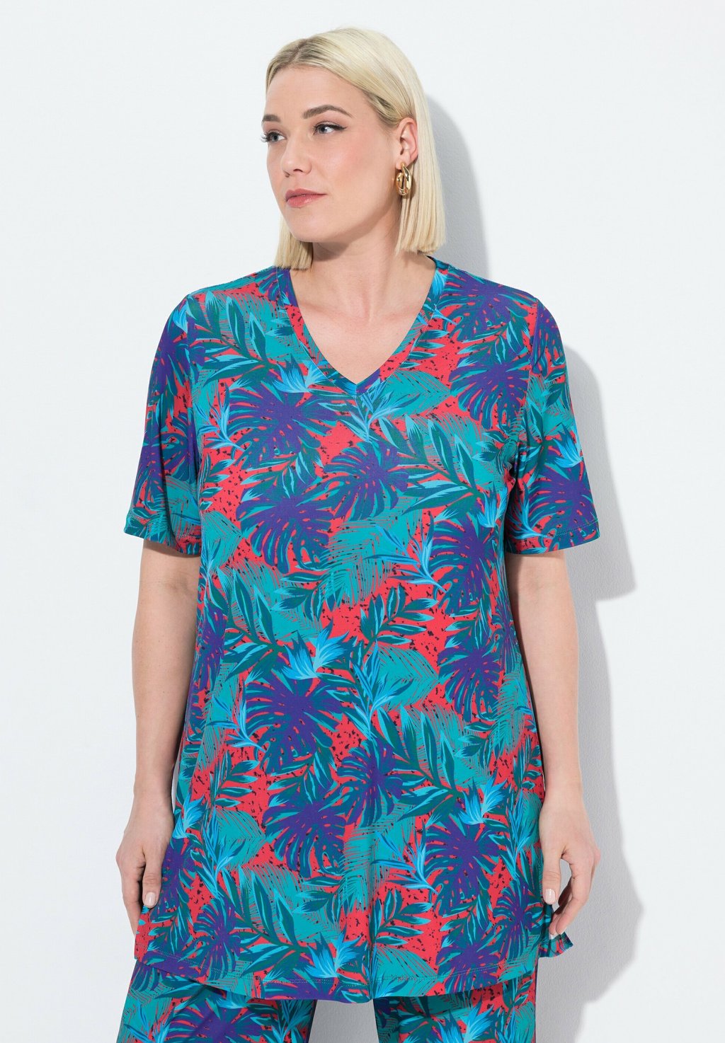 

Футболка с принтом MATTE TROPICAL PRINT SHORT SLEEVE Ulla Popken, красный