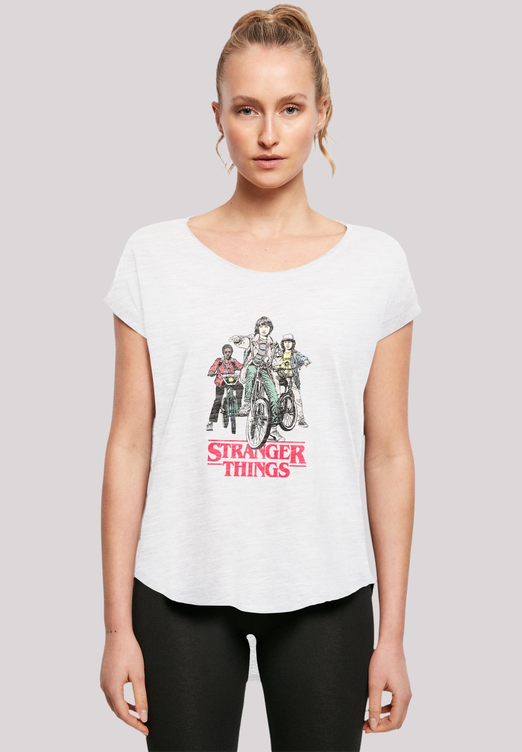 

Футболка с принтом STRANGER THINGS RETRO BIKERS NETFLIX TV SERIES F4NT4STIC, белый