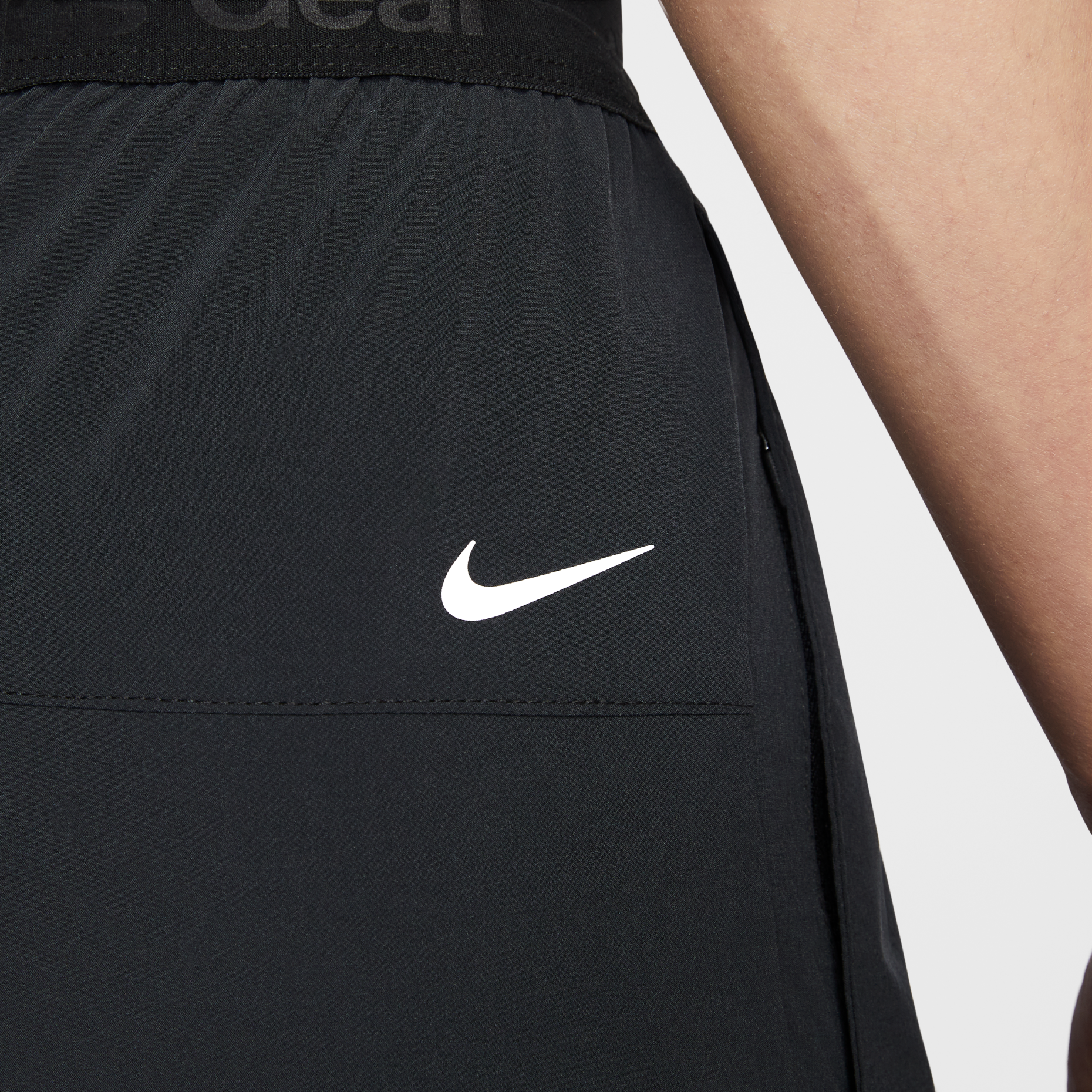 Беговые брюки Nike ACG Dri-FIT Quick-Dry Trail Running Pants, цвет 'Black' — фото 4