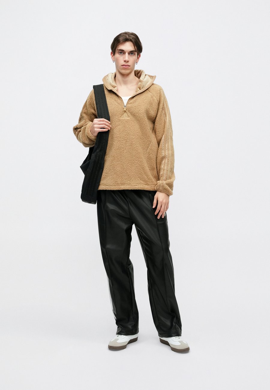 Джемпер Adidas Originals Fleece jumper, Cardboard/Light Brown — фото 3