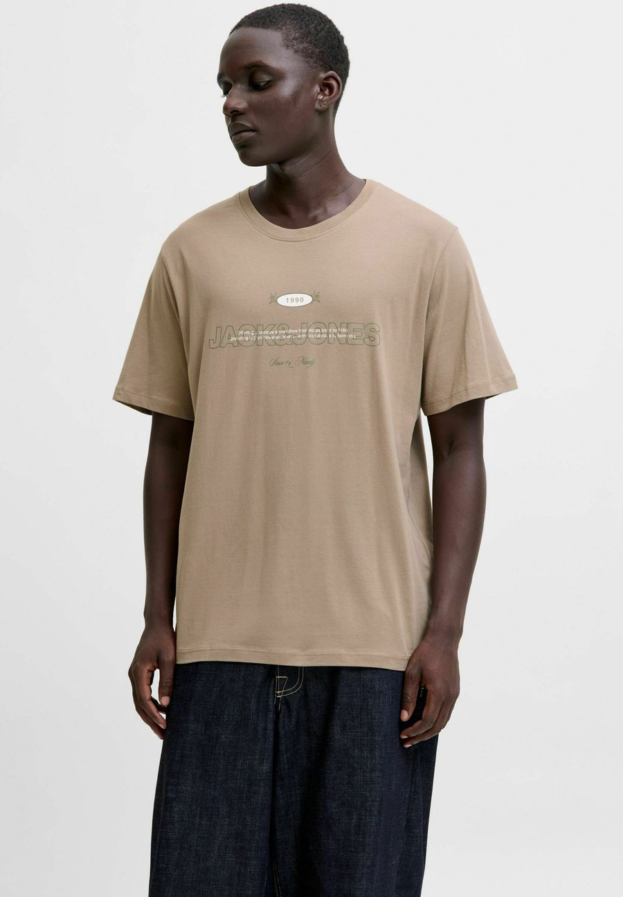 

Футболка Jack & Jones GEDRUCKT, Desert Taupe/Beige, Коричневый, Футболка Jack & Jones GEDRUCKT, Desert Taupe/Beige