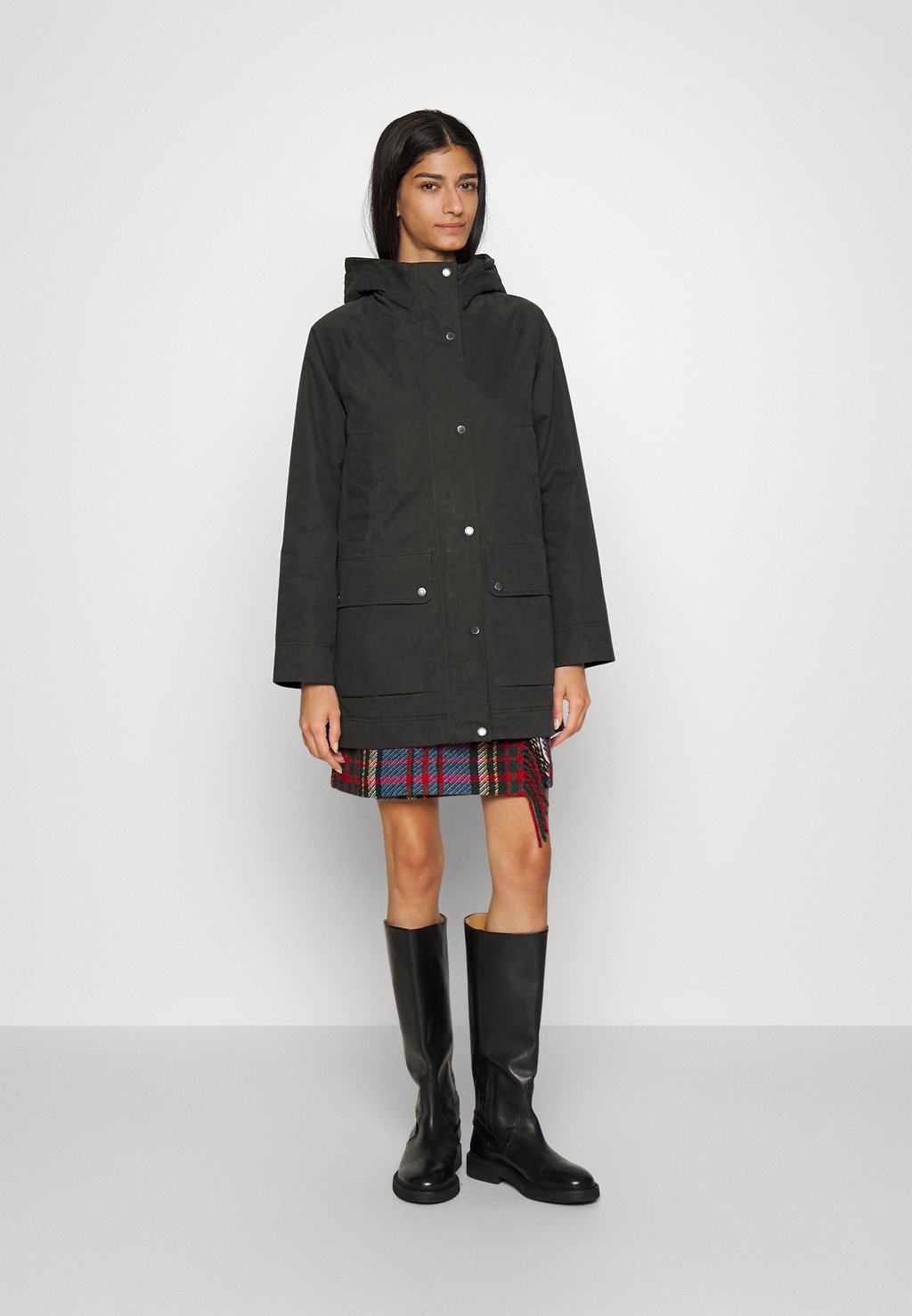 

Парка BEADNELL Barbour, черный