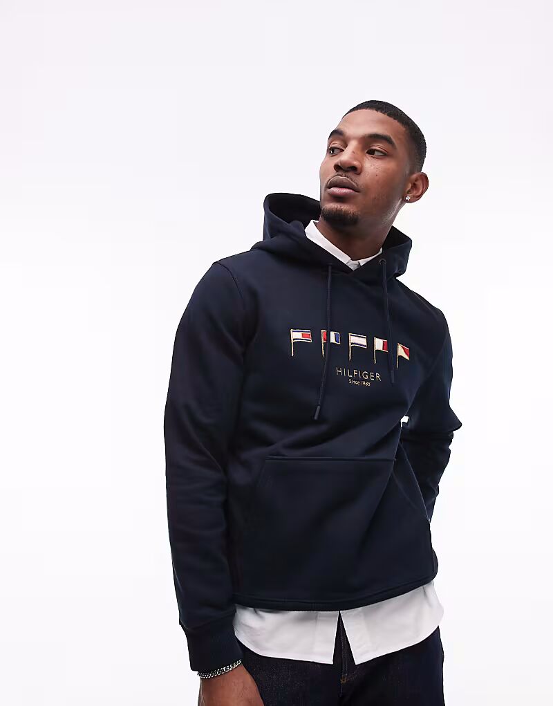 

Толстовка с капюшоном Tommy Hilfiger с логотипом-мультифлагом в темно-синем цвете