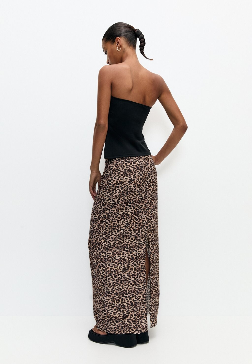 

Топ STRAPLESS GATHERED PULL&BEAR, черный