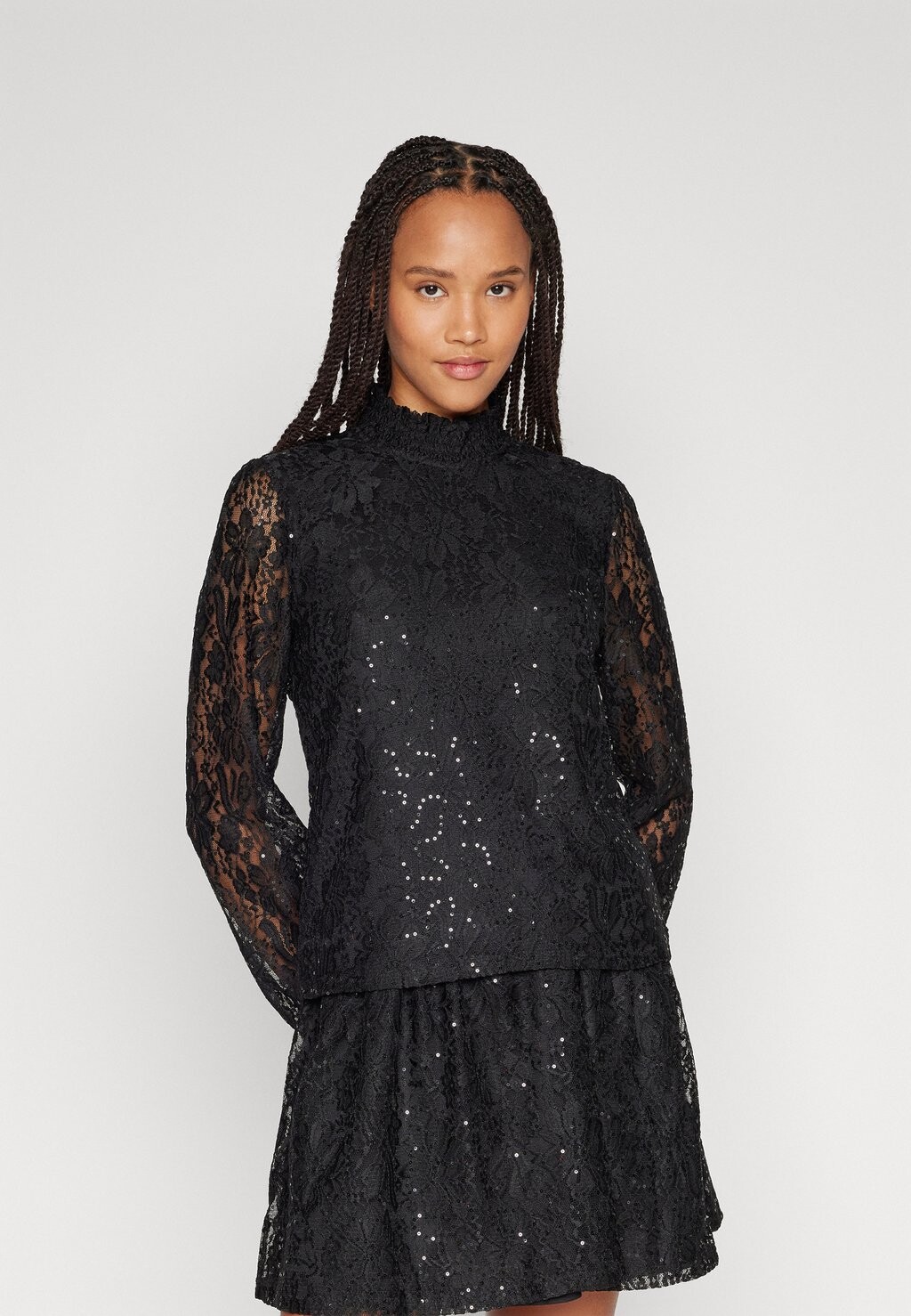 

Блузка VILA ТОП VININA SEQUINS SMOCK, цвет black/gold