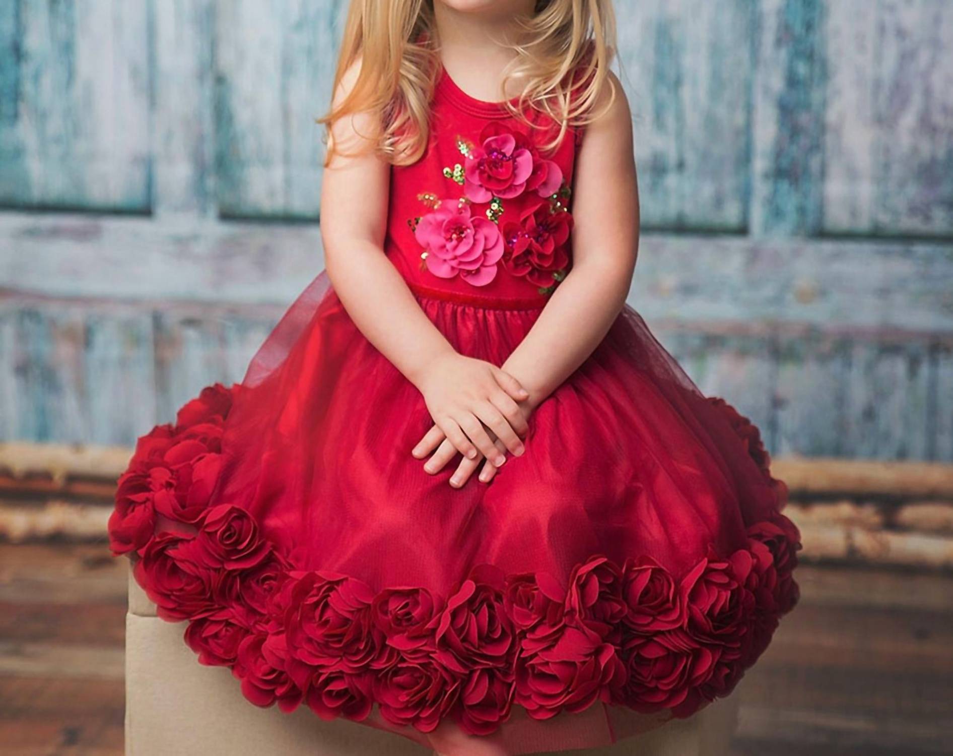 

Детское праздничное платье Ruby Sparkle в красном цвете Haute Baby