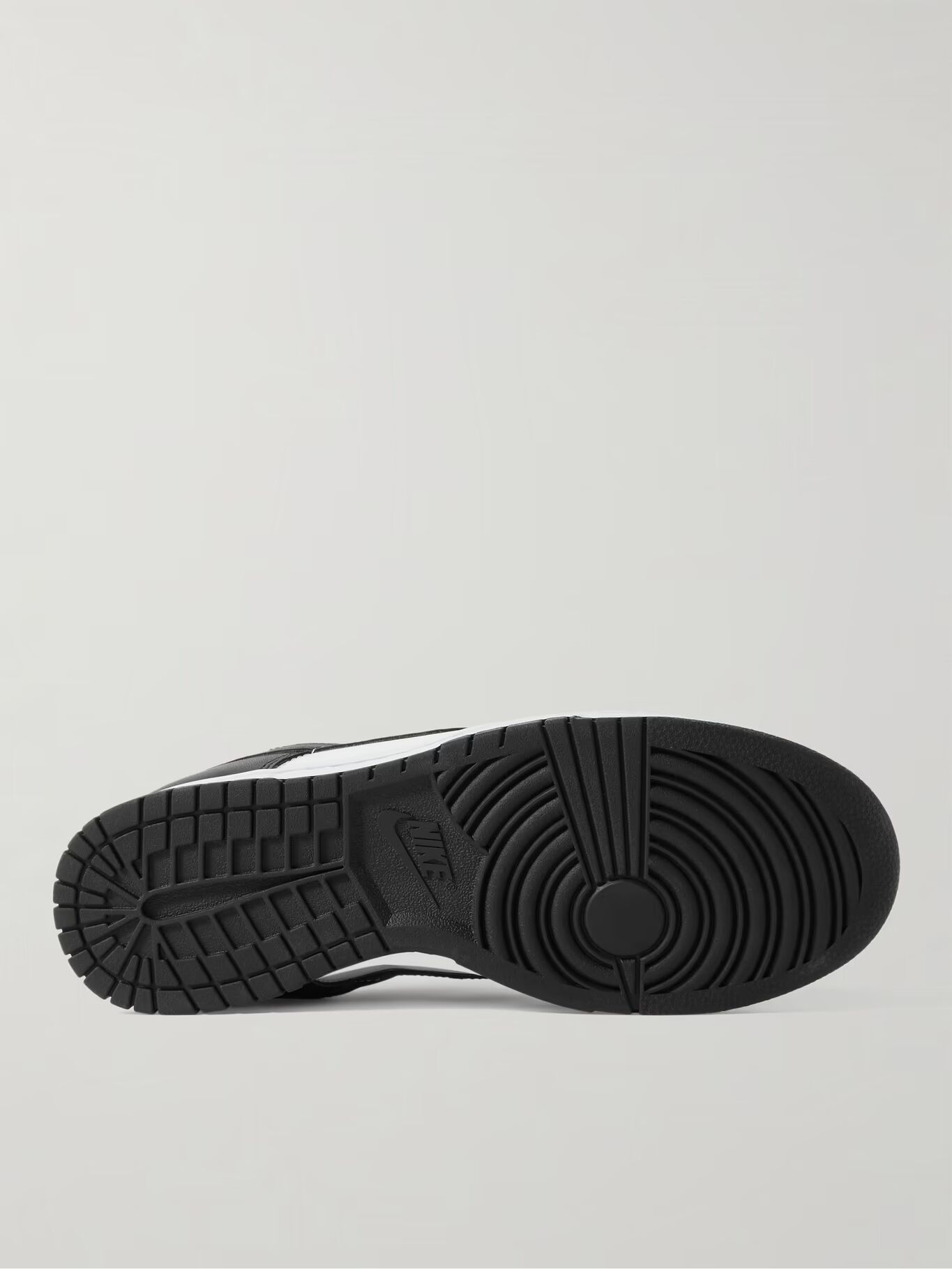 

Кожаные кроссовки Dunk Low Retro NIKE, белый