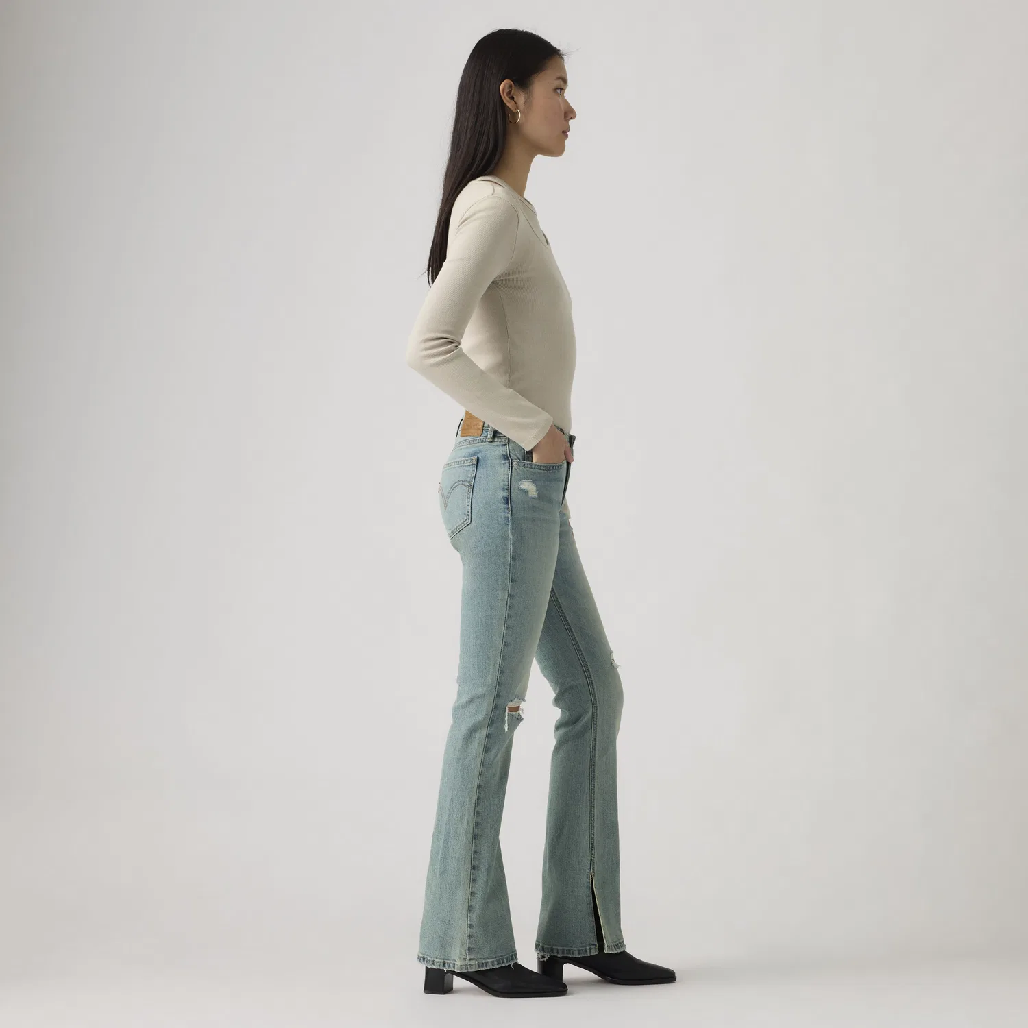 Женские джинсы-клеш с заниженной талией Levi's, Light Wash — фото 4