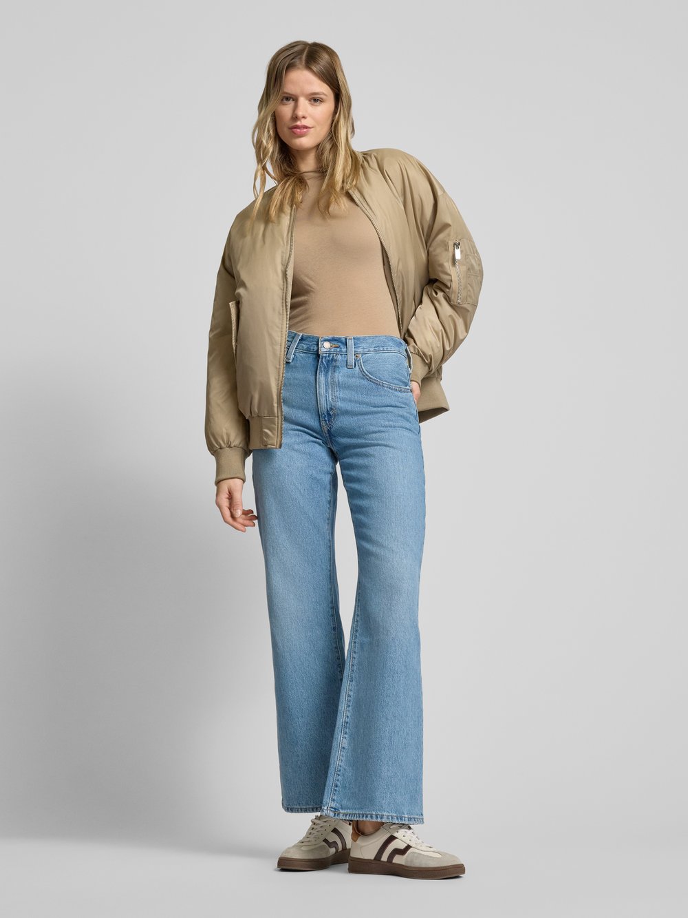 

Джинсы свободного кроя с пятью карманами Levi's