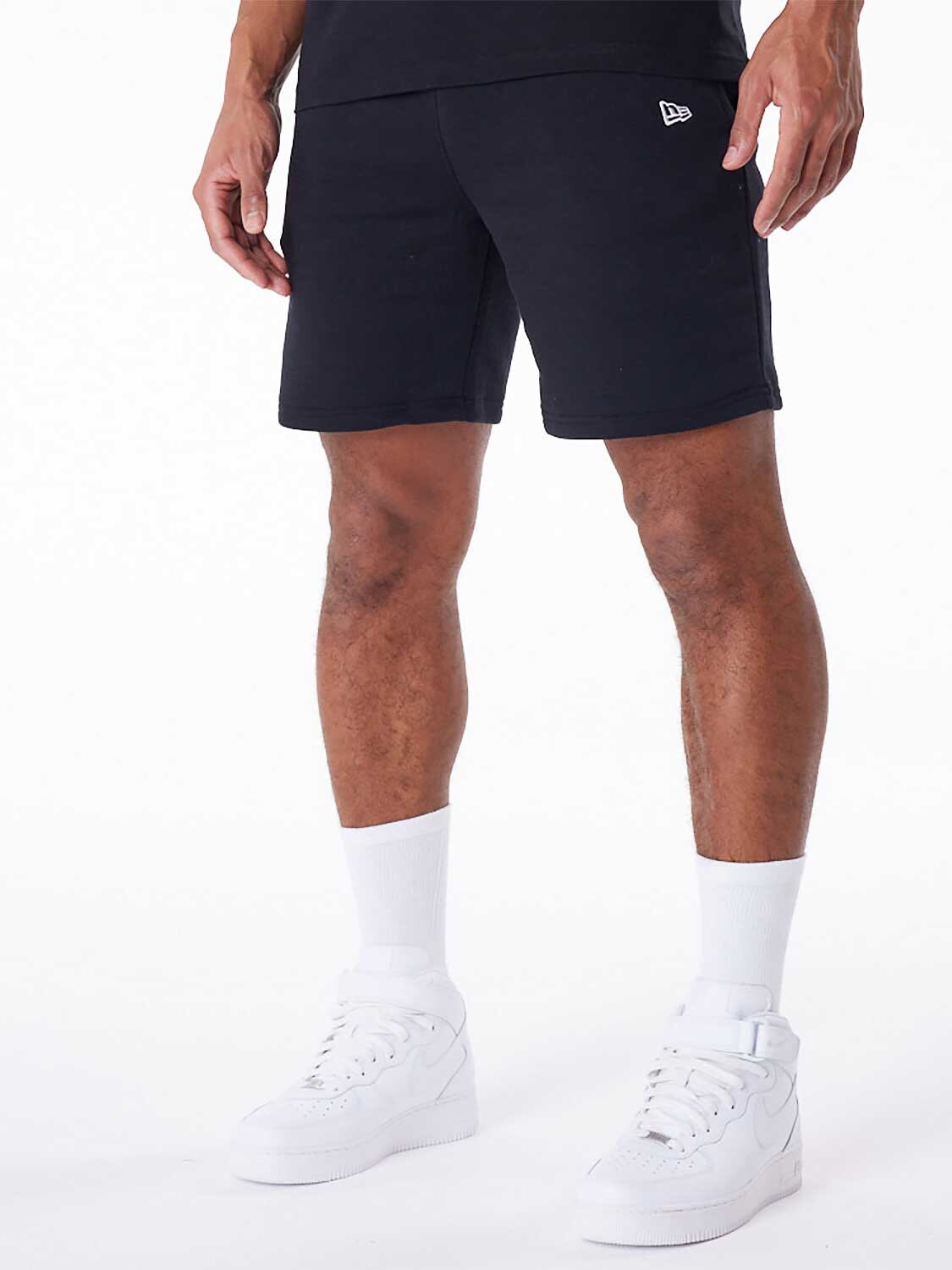 

Шорты New Era NE ESSENTLS SHORT, черный