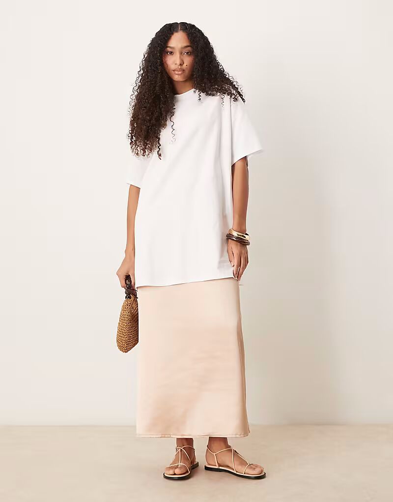 

Платье миди из атласа ASOS DESIGN с объемной футболкой сверху, белое