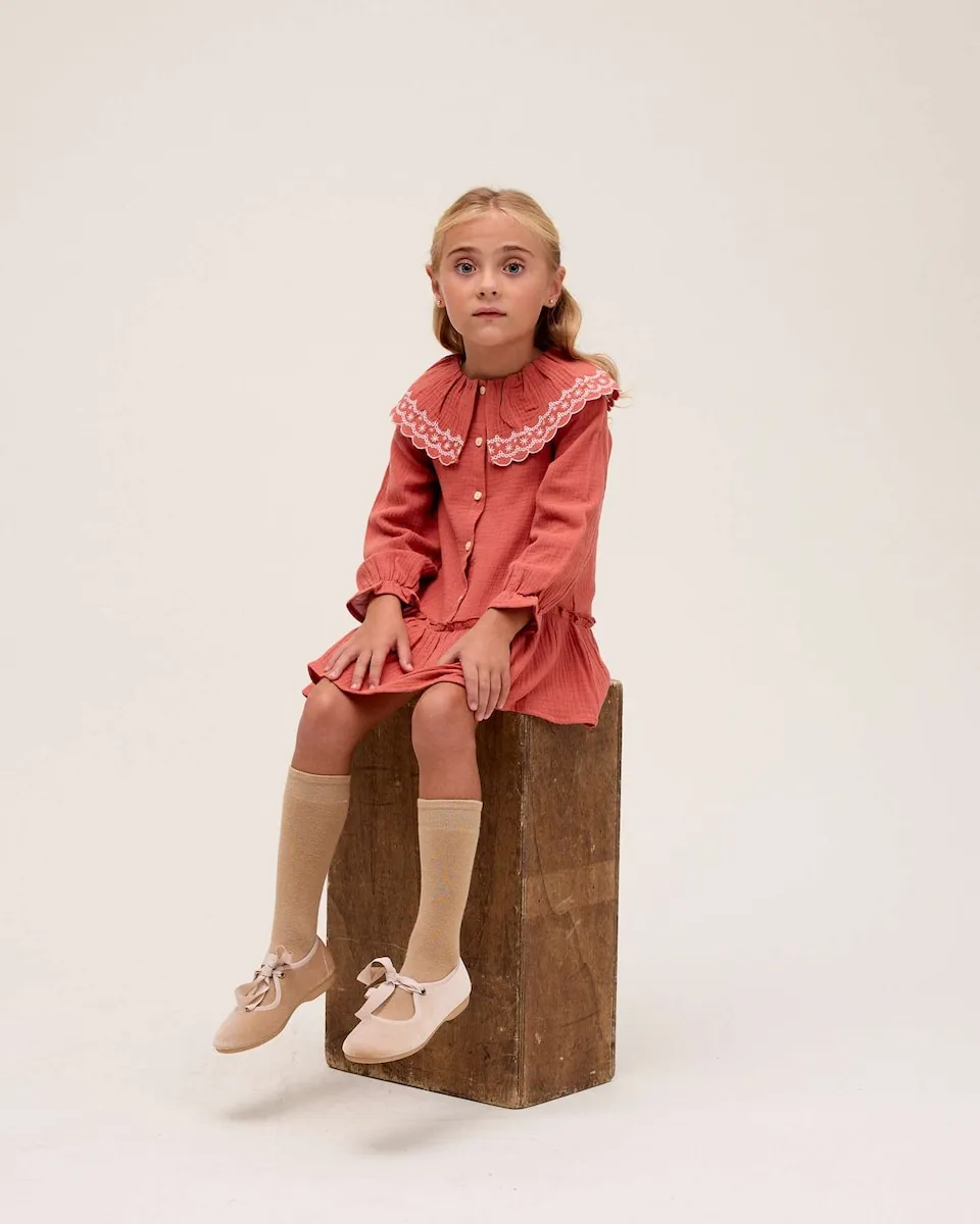 

Детское платье из муслина с вышитой деталью на воротнике Dadati, розовый