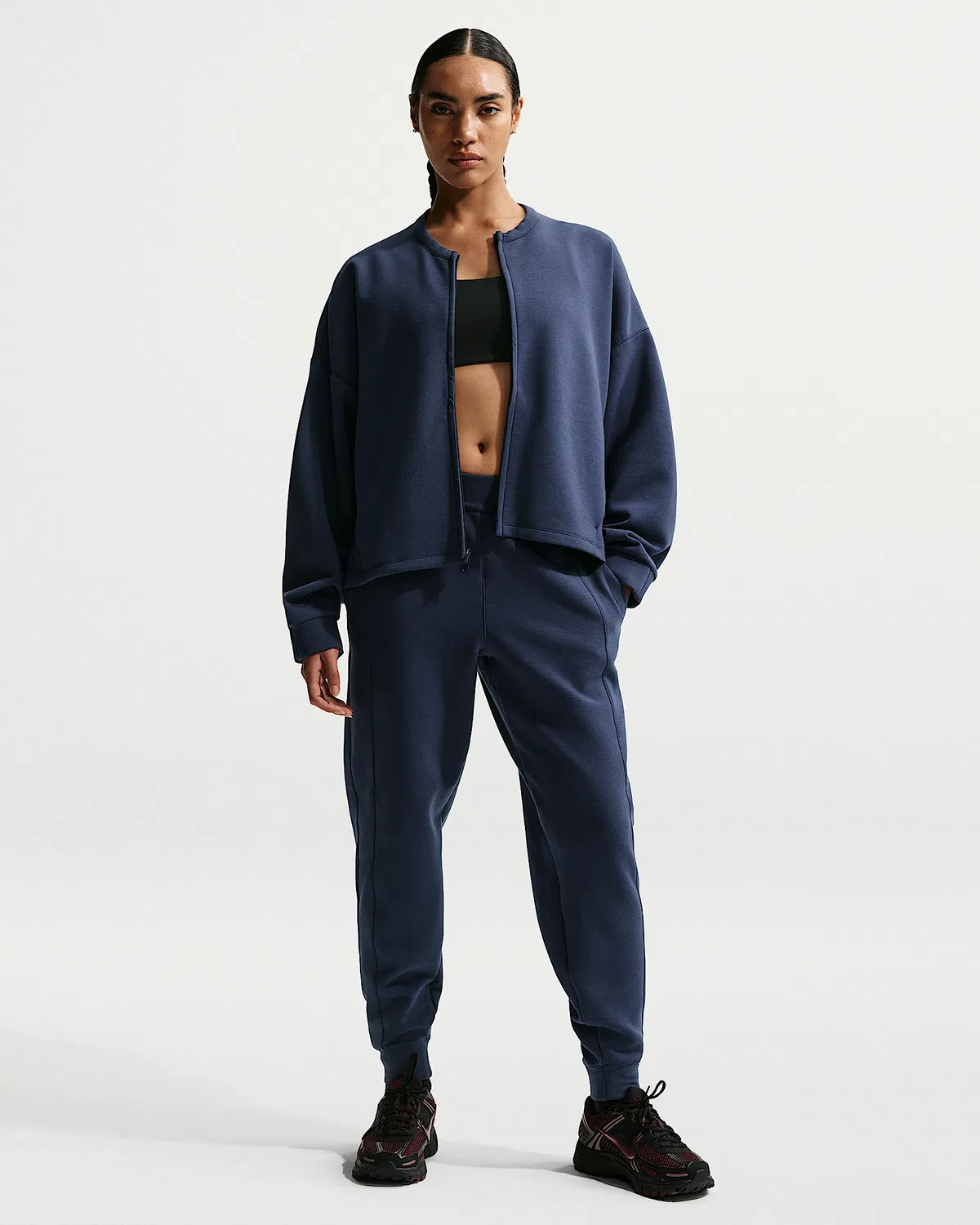Женские джоггеры Nike 24.7 ImpossiblySoft Dri-FIT со средней посадкой, Midnight Navy/Dark Obsidian