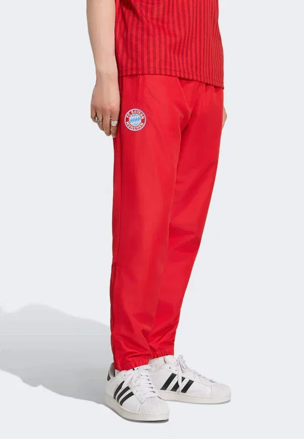Штаны спортивные Adidas Performance, модель Fc bayern muenchen stadium track pants tracksuit bottoms, цвет ярко-алый/командный красный