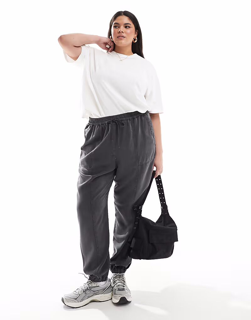 

Брюки-джоггеры ASOS DESIGN Curve стираные, черного цвета