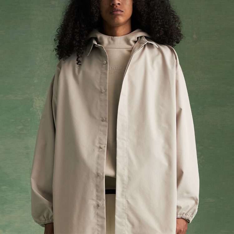 Рубашка из хлопковой смеси Fear Of God Essentials, цвет Silver Cloud — фото 4