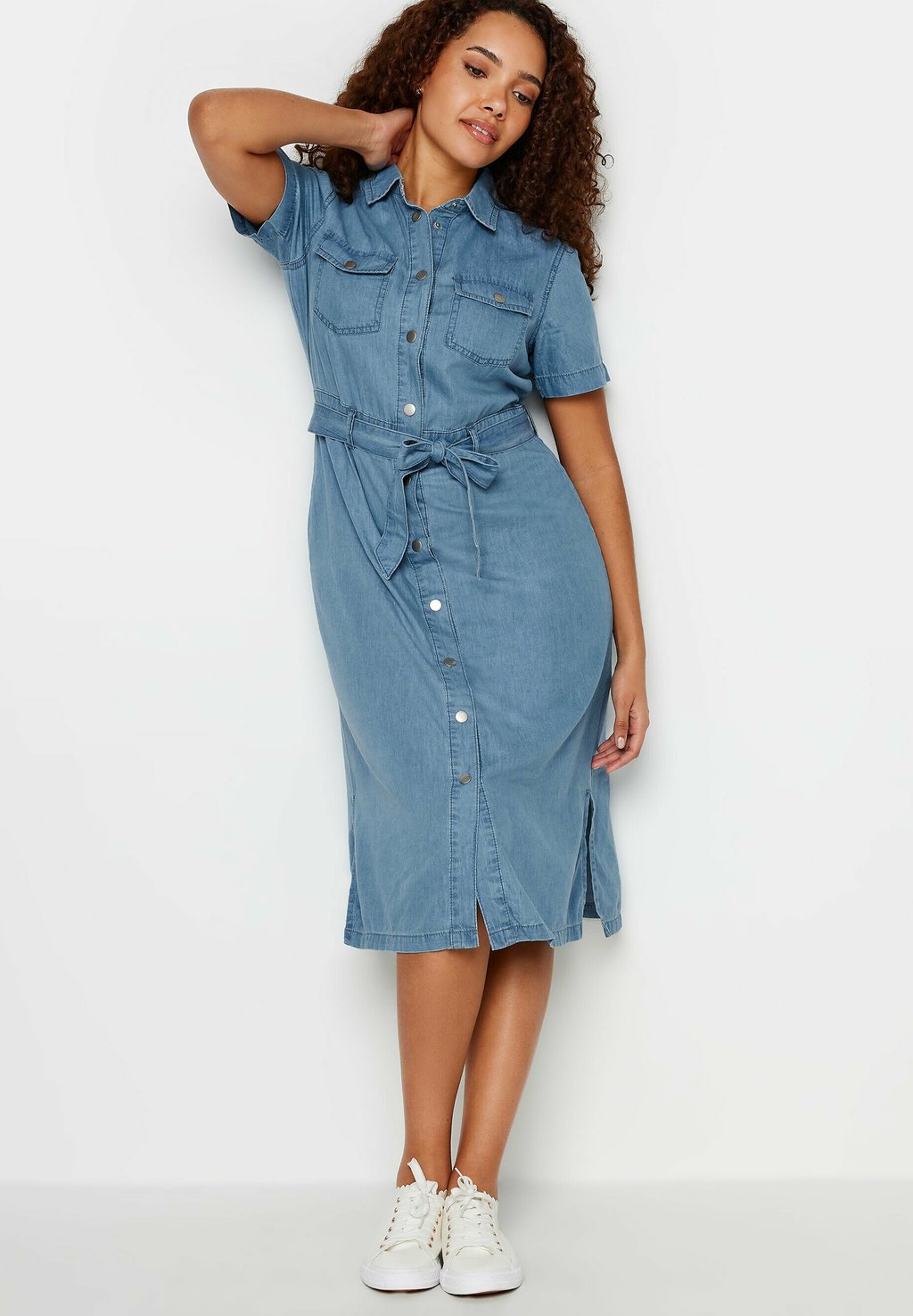 

Джинсовое платье TENCEL DENIM MIDI SHIRT DRESS M&Co, синий