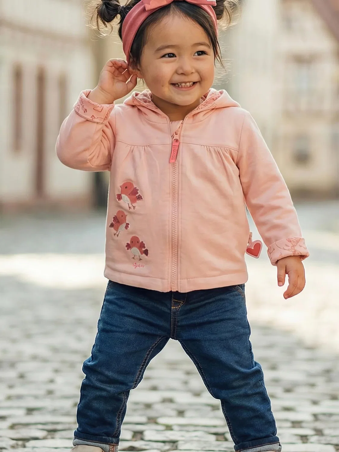 Куртка Sigikid Between-Season Jacket Wendejacke wattiert Pink Birds светло-розового цвета — фото 2