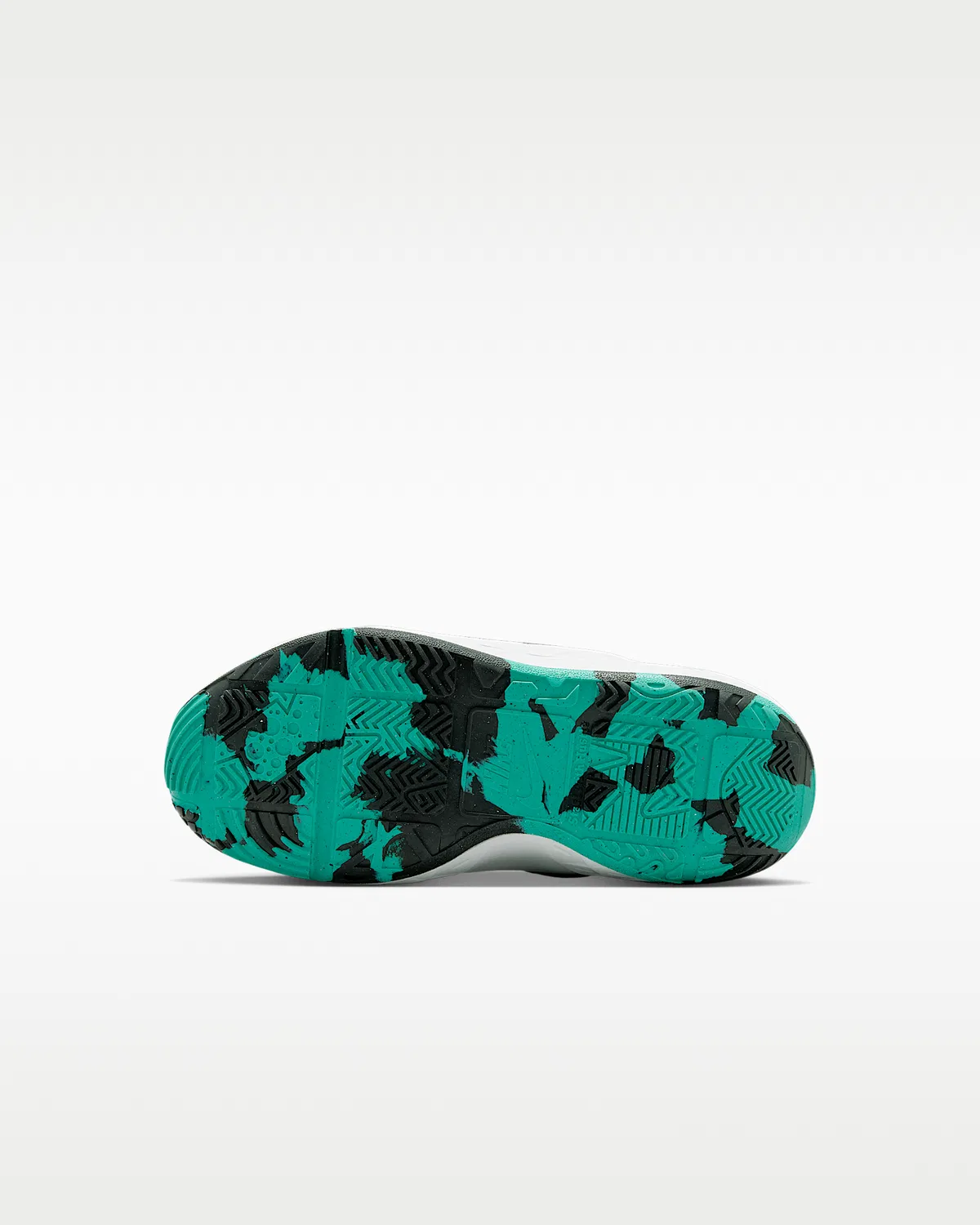 Детские кроссовки Nike Team Hustle D 12, White/Black/Clear Emerald/Topaz Gold — фото 2