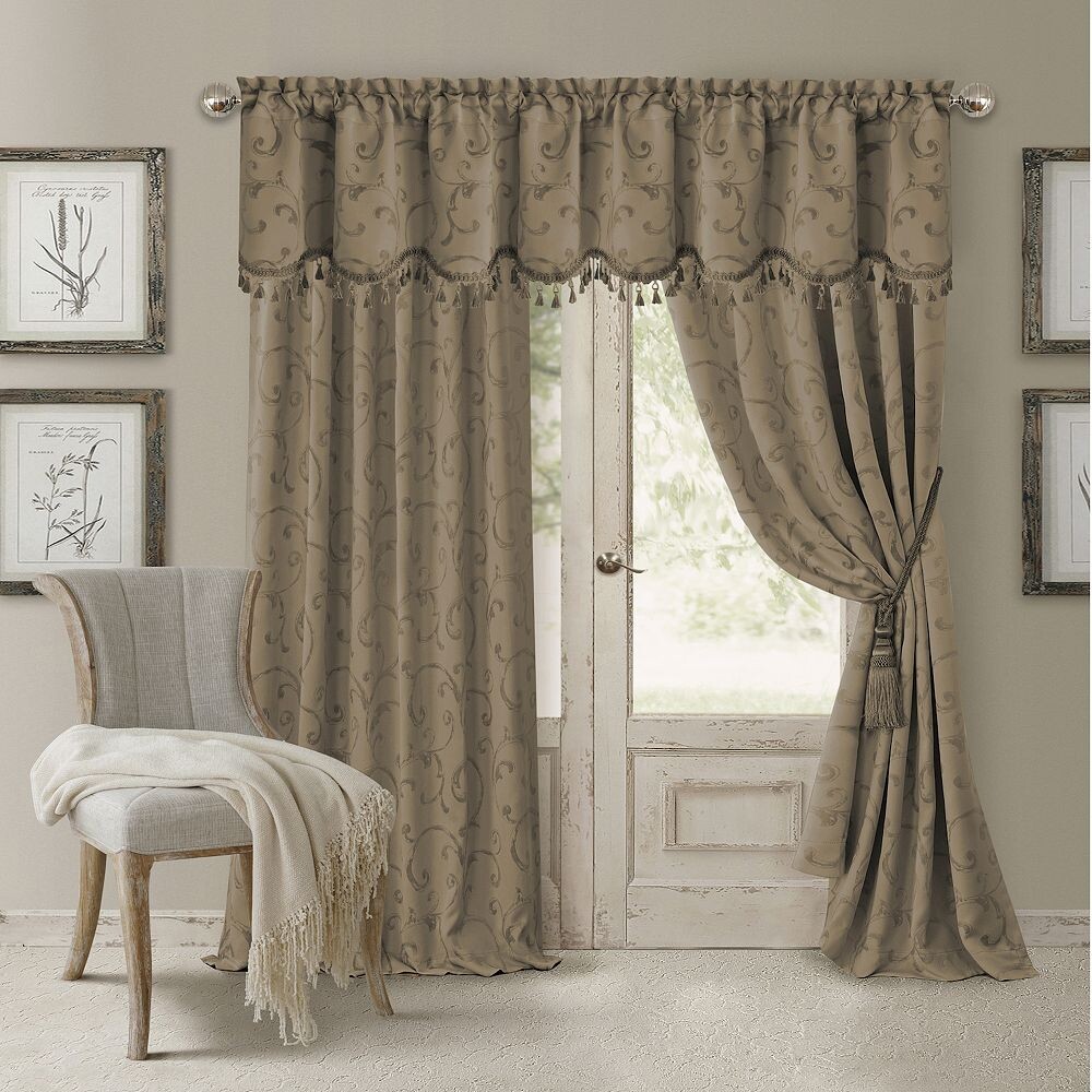 

Elrene Home Fashions Mia Жаккардовые затемняющие оконные занавески с прокруткой, цвет Taupe