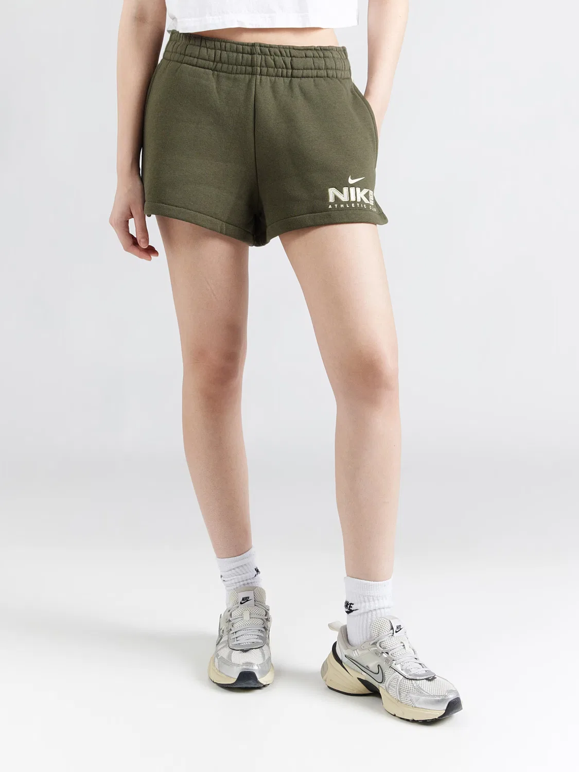 Обычные брюки 'CLS+ FLC' Nike Sportswear, Olive/Pastel Green — фото 3