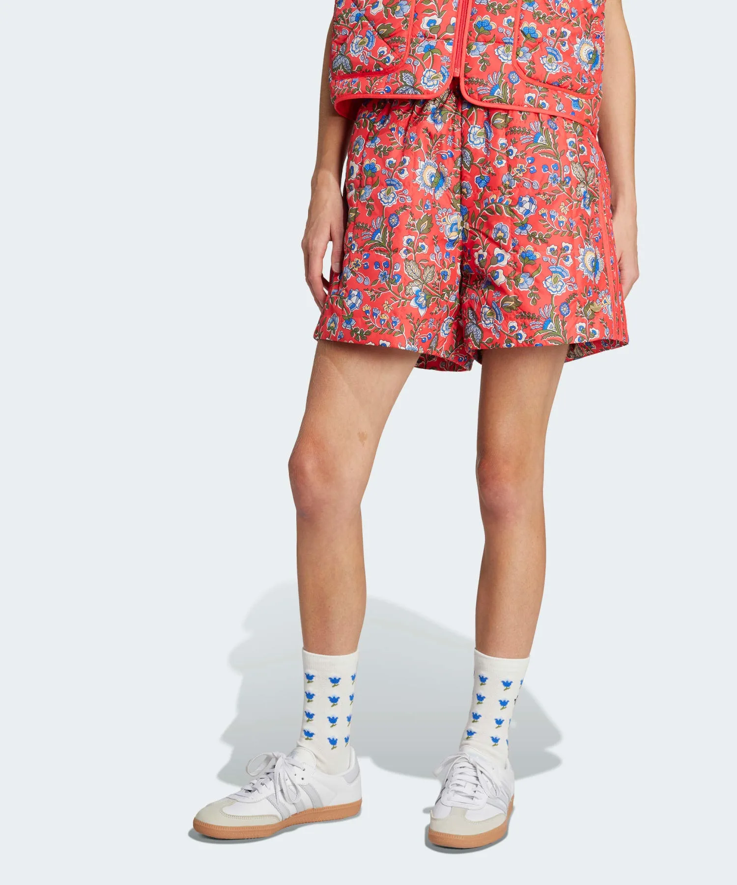 Женские шорты adidas Originals × Liberty London килт из полиэстера красные