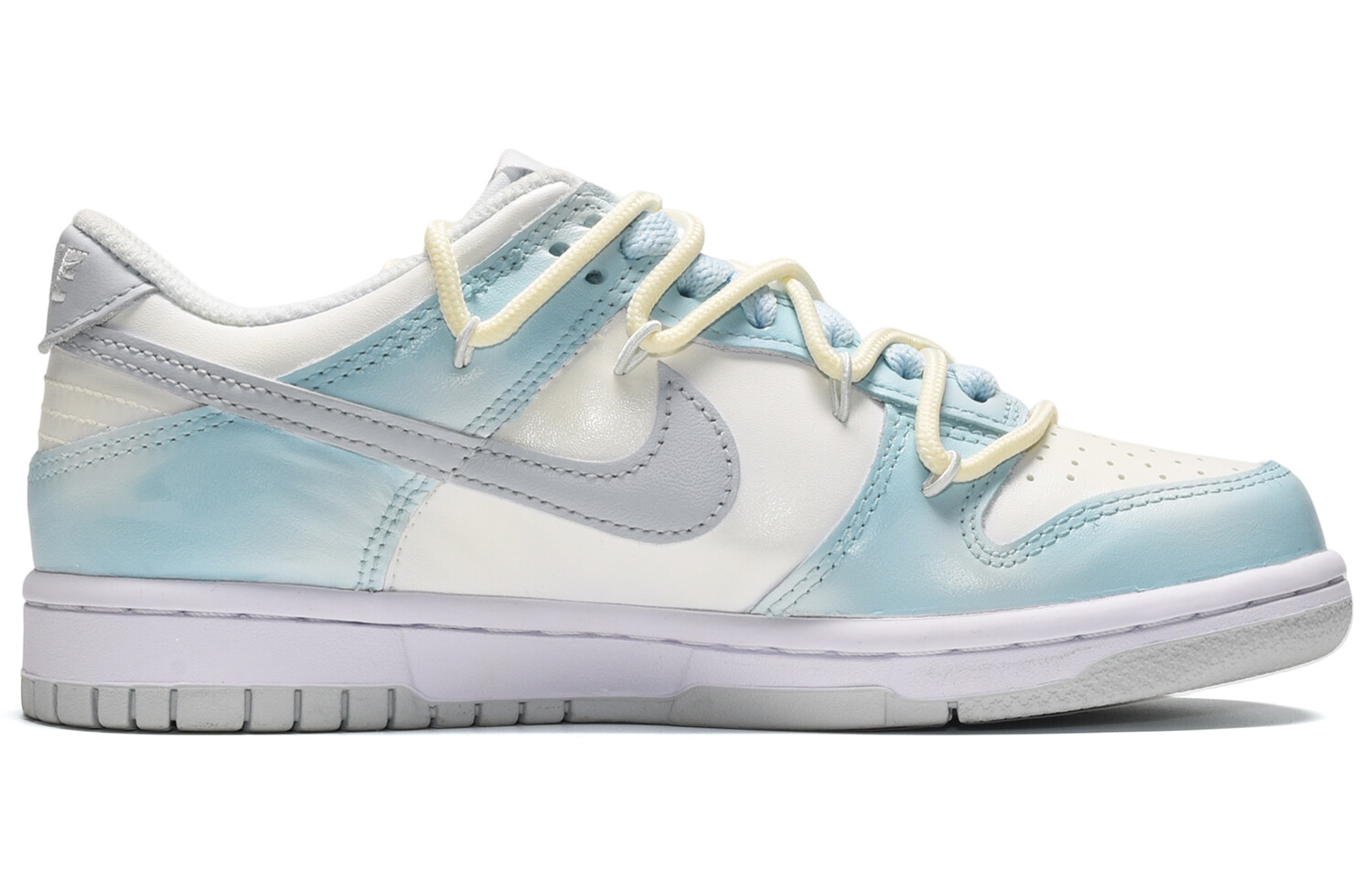 

Кроссовки Nike Dunk, светло-голубой/белый